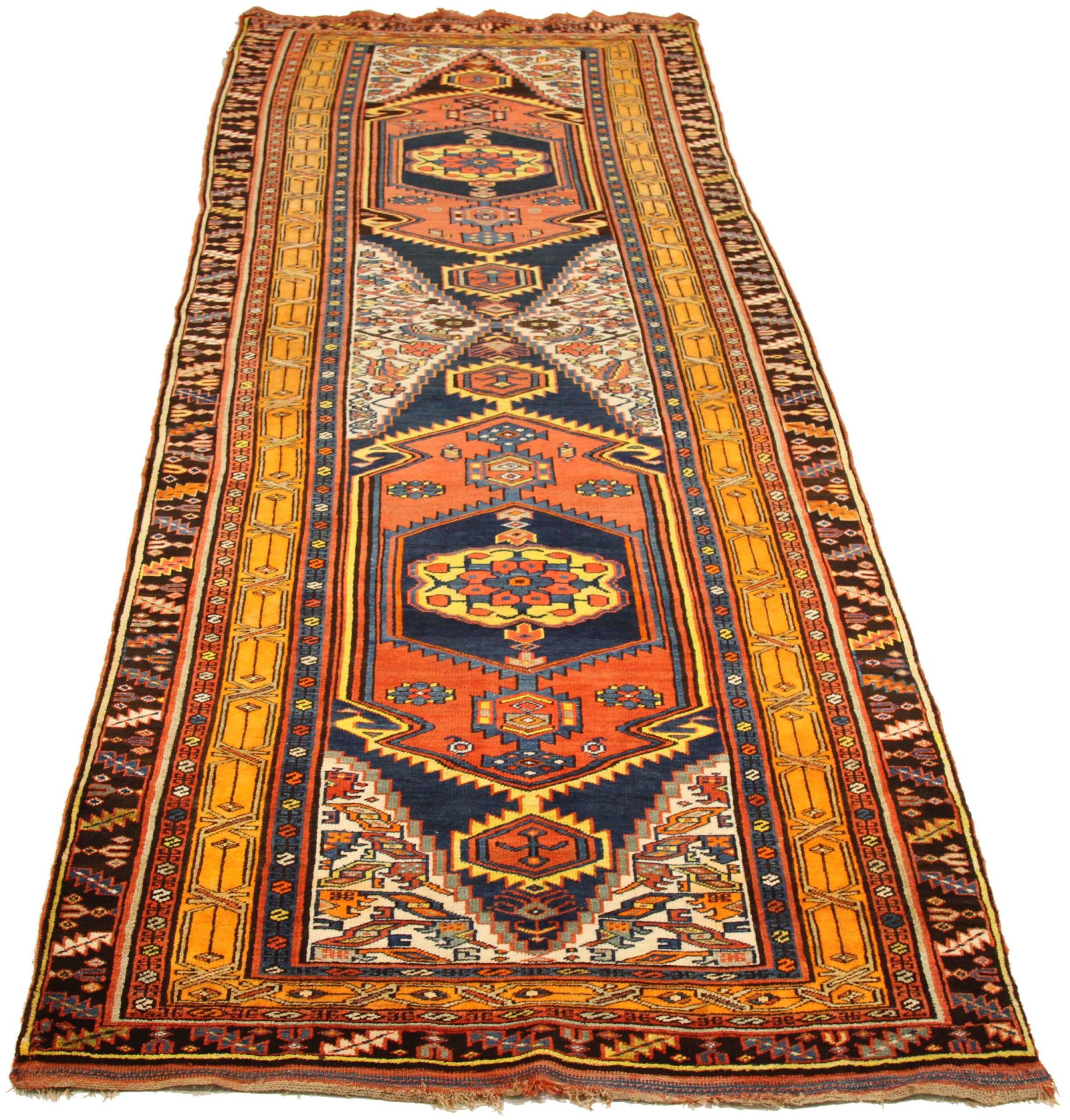 Descubre la elegancia de las alfombras persas Bijar de Circa 1880. Diseñado con meticulosa atención al detalle, este diseño exclusivo es perfecto para realzar tu espacio.