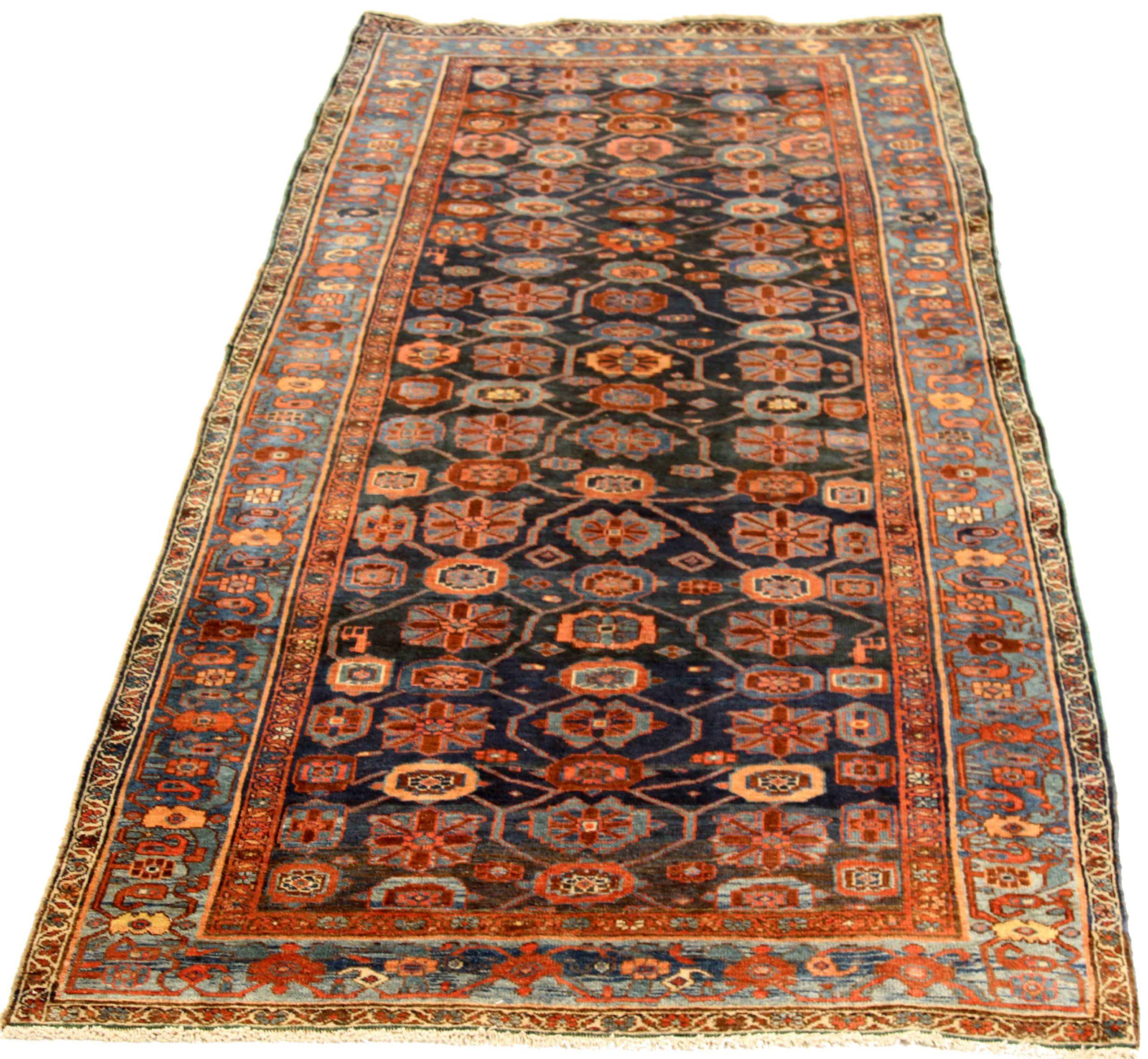 Scopri l'eleganza dei tappeti persiani Bijar, caratterizzati da un'area CIRCA del 1880. Progettato con una meticolosa attenzione ai dettagli, questo design esclusivo è perfetto per valorizzare il tuo spazio.