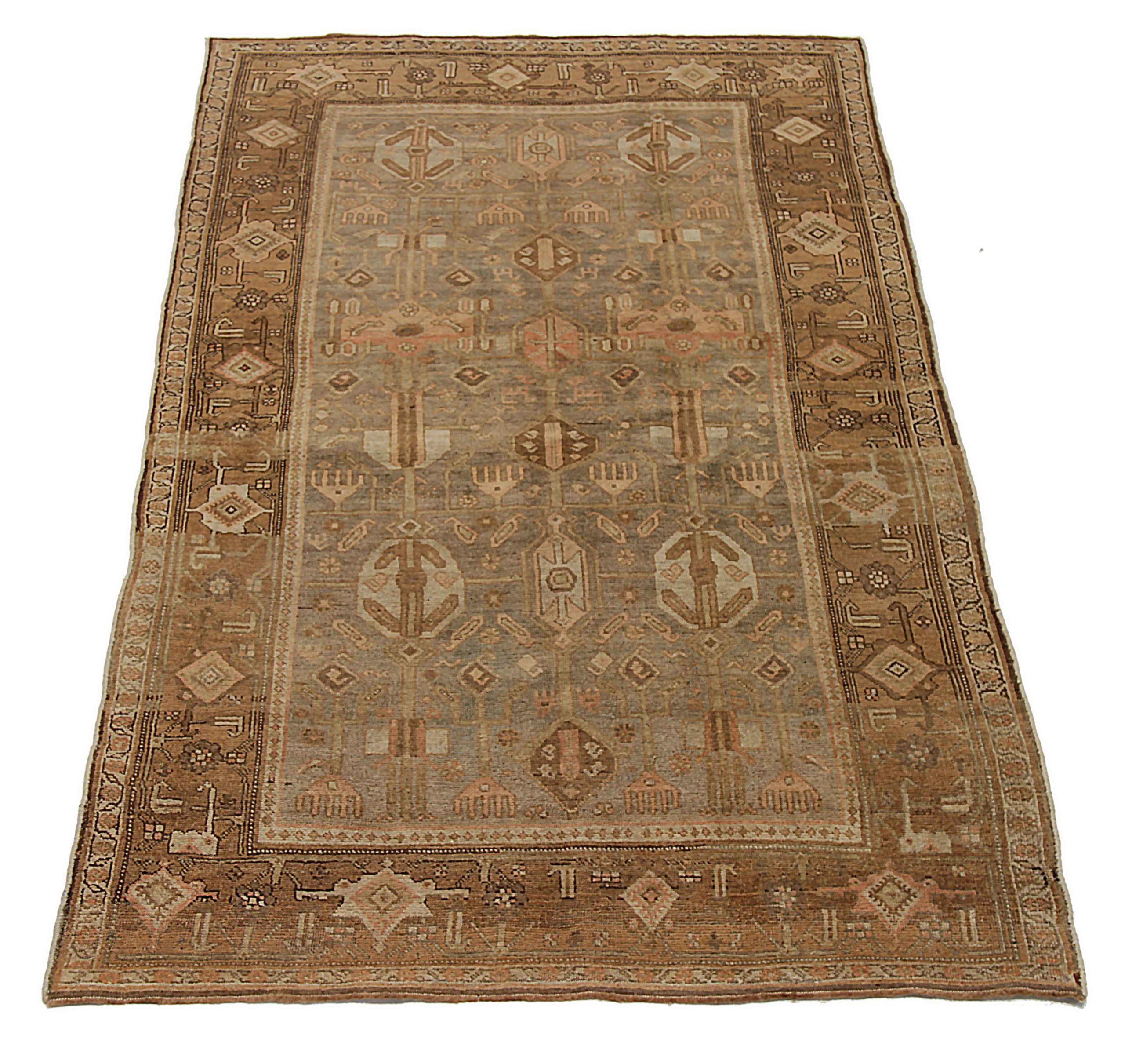 Scopri l'eleganza dei tappeti persiani Bijar. Progettato con una meticolosa attenzione ai dettagli, questo design esclusivo è perfetto per valorizzare il tuo spazio.