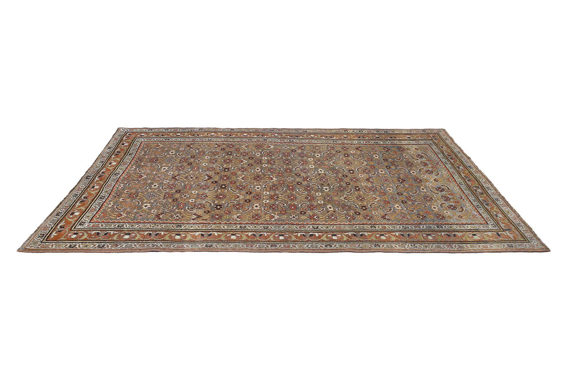 Scopri l'eleganza dei tappeti persiani Bijar, caratterizzati da un'area CIRCA del 1910. Progettato con lana e marrone-grigio-arancio-rosso-taupe-giallo, questo design esclusivo è perfetto per valorizzare il tuo spazio.