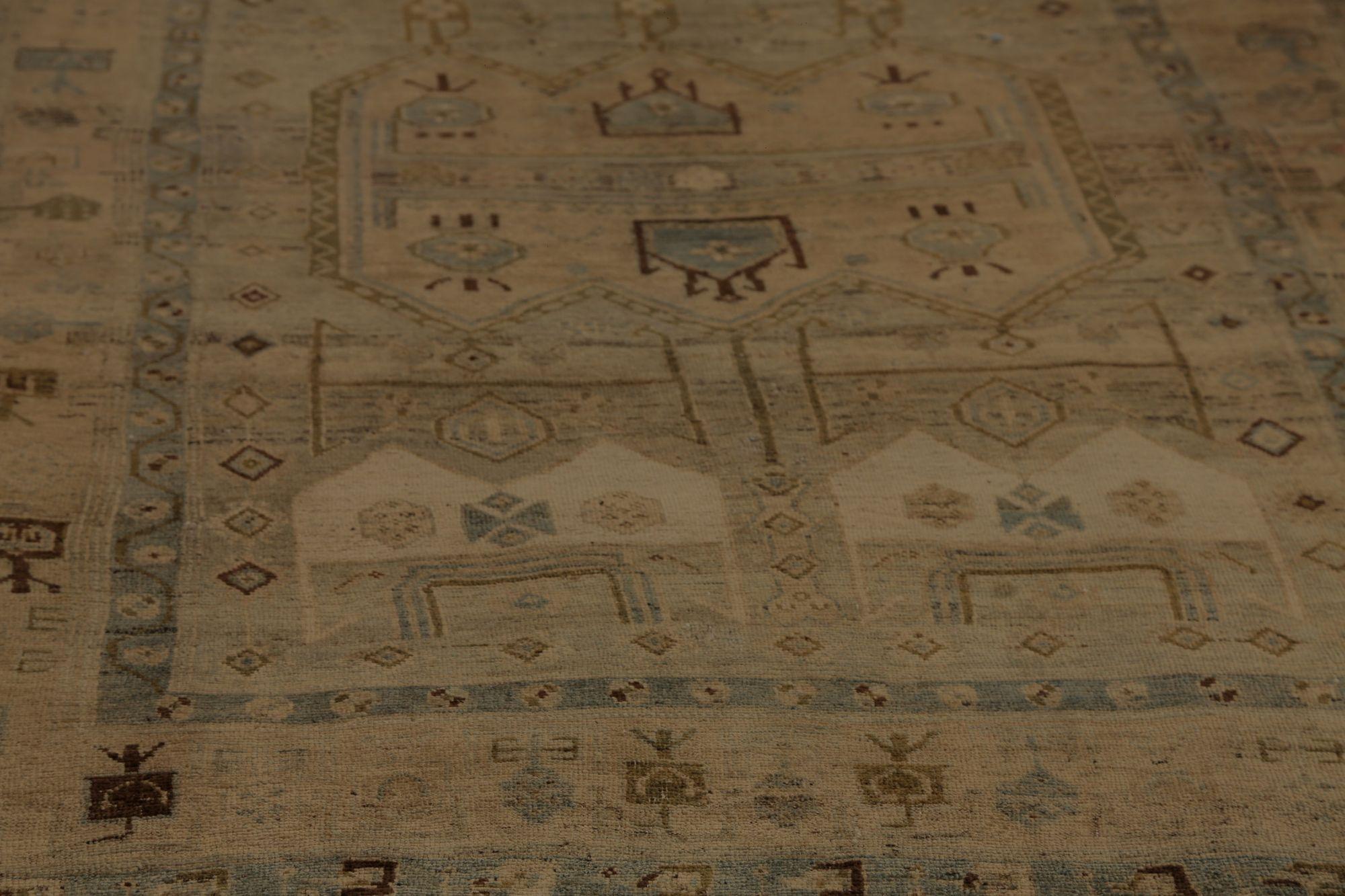 Scopri l'eleganza dei tappeti persiani Bijar, caratterizzati da un'area CIRCA del 1880. Progettato con lana e BrownPinkTaupe, questo design esclusivo è perfetto per valorizzare il tuo spazio.