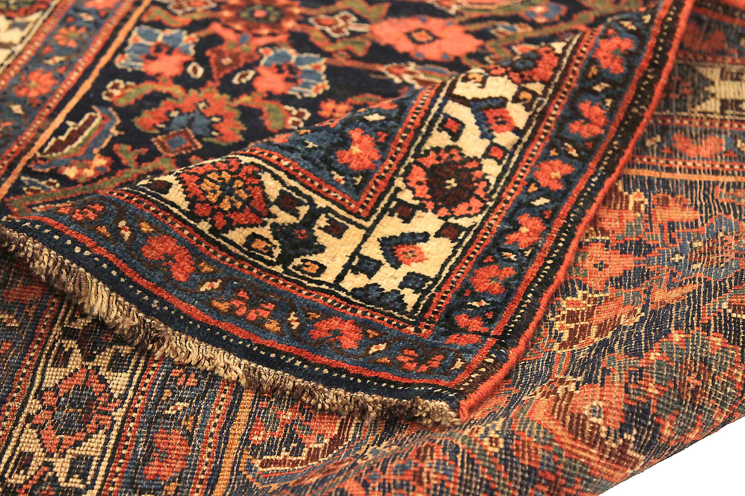 Persischer Bijar-Läufer aus Wolle in Elfenbein, Marineblau, Blau und Rot 71530 im Zustand „Hervorragend“ im Angebot in Dallas, TX