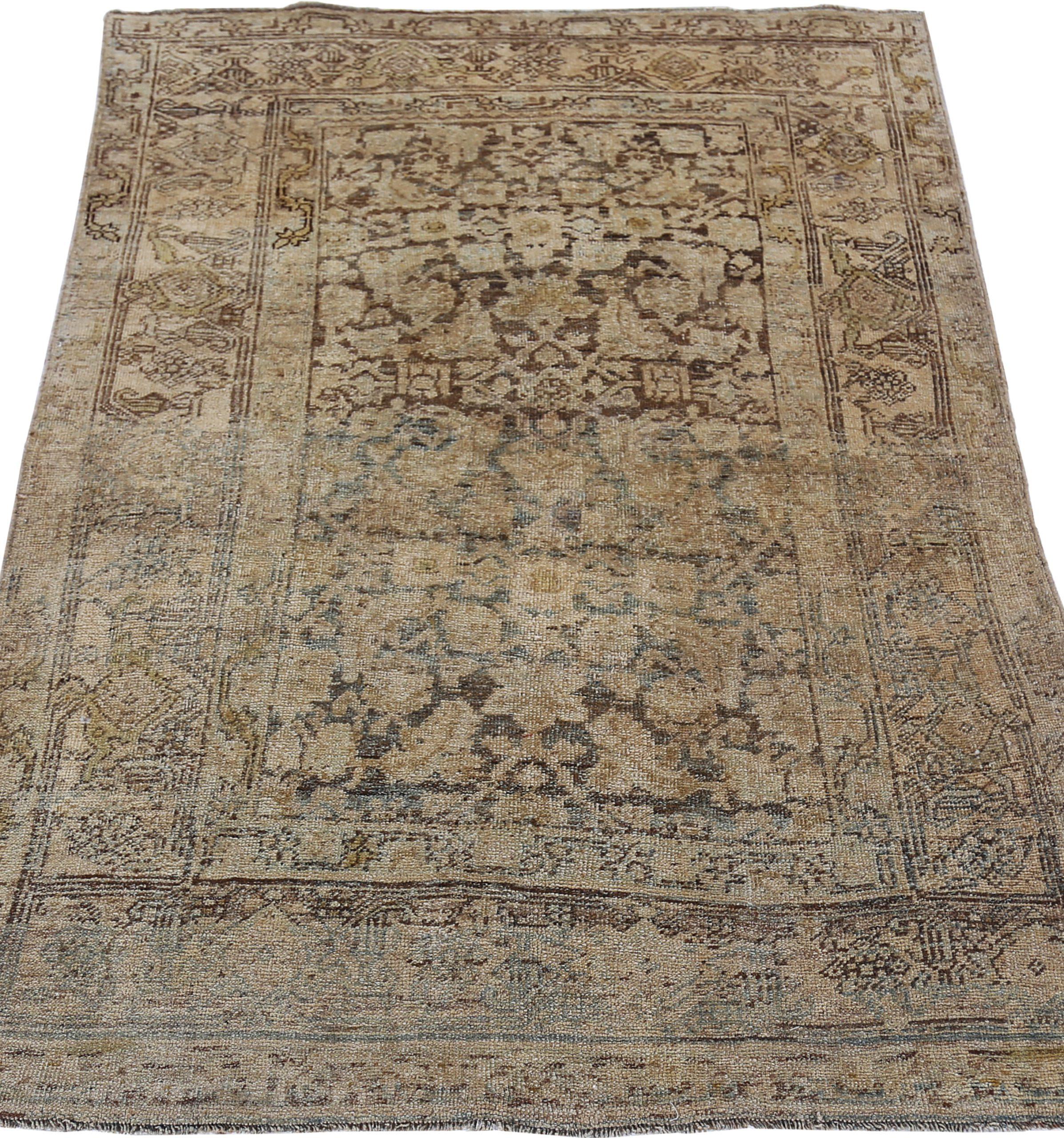 Entdecken Sie die Eleganz des persischen Bijar mit dem kleinen Teppich von ca. 1880. Dieses exklusive Design aus Wolle und Braun-Elfenbein ist perfekt, um Ihren Raum zu verschönern.