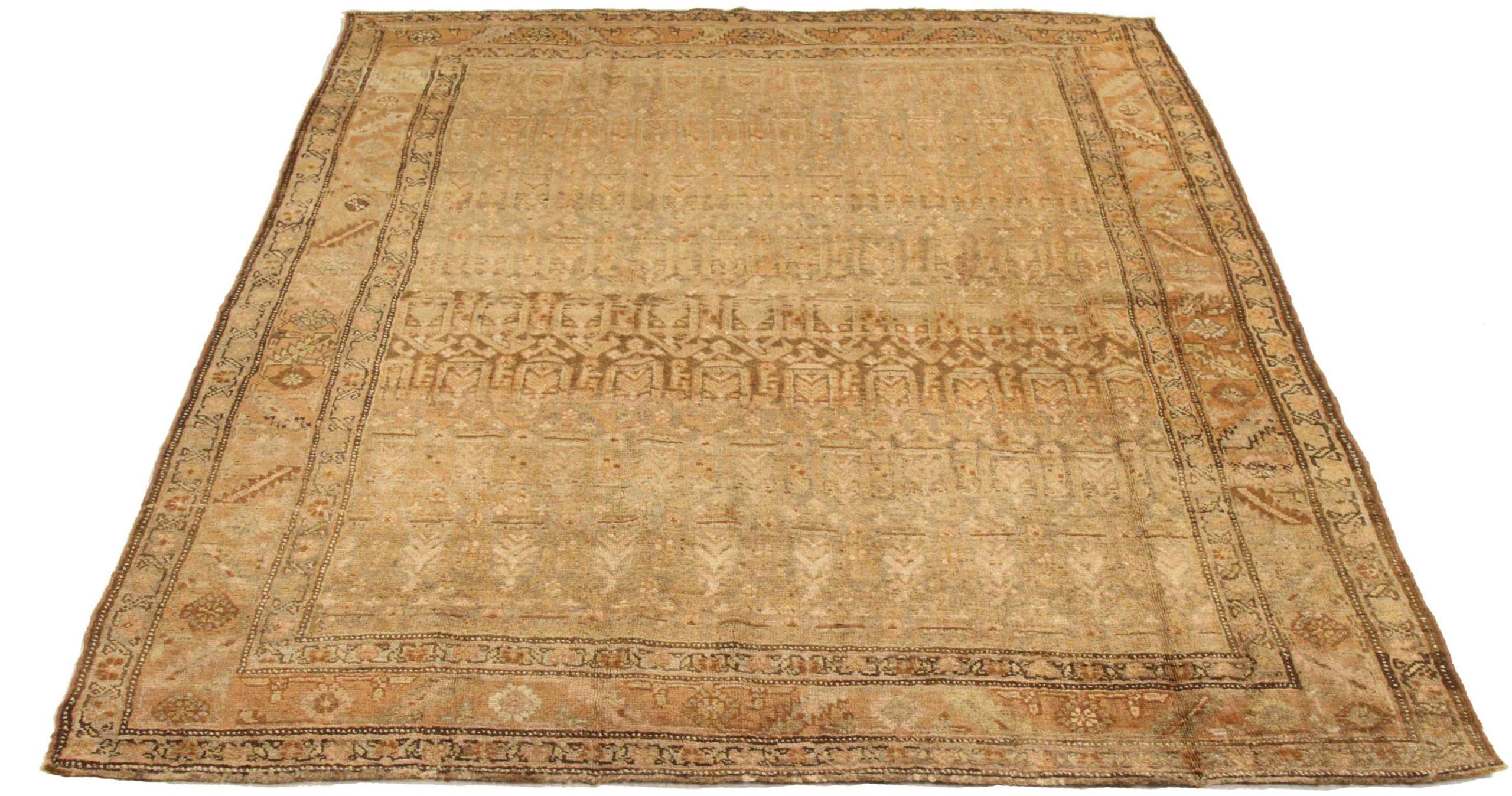 Découvrez l'élégance du petit tapis persan Bijar de Circa 1880. Conçu avec de la laine et du BrownIvoryPink, ce design exclusif est parfait pour mettre en valeur votre espace.