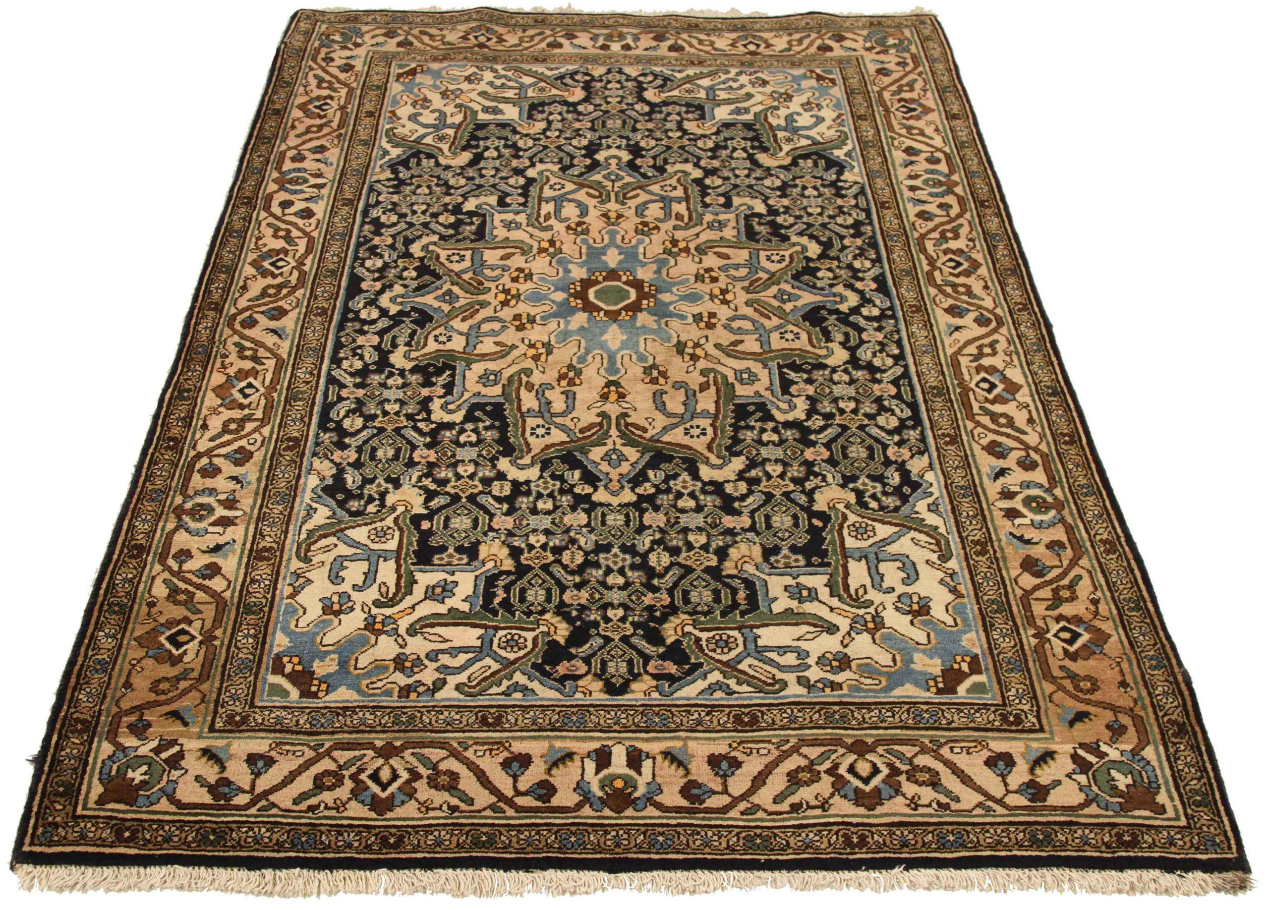 Entdecken Sie die Eleganz des persischen Bijar mit dem kleinen Teppich von ca. 1880. Dieses exklusive Design aus Wolle und ElfenbeinMarineblauRosa ist perfekt, um Ihren Raum zu verschönern.