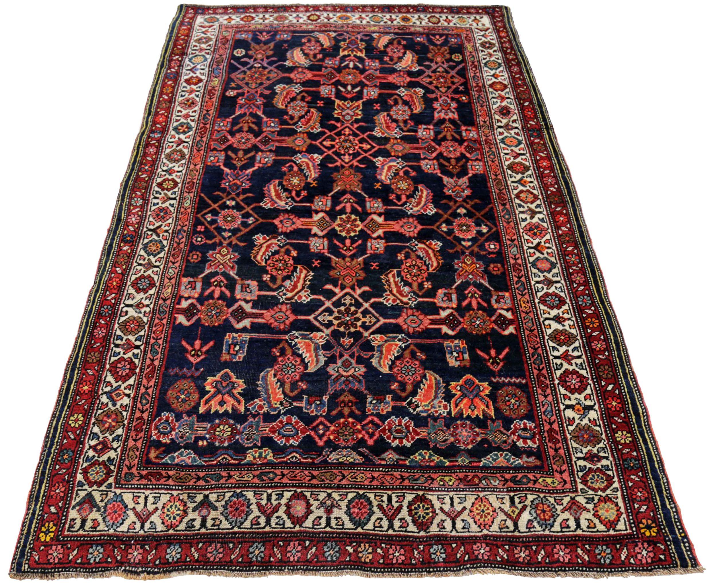 Entdecken Sie die Eleganz des persischen Bijar mit dem kleinen Teppich von ca. 1910. Dieses exklusive Design aus Wolle und ElfenbeinMarineblauRot ist perfekt, um Ihren Raum zu verschönern.