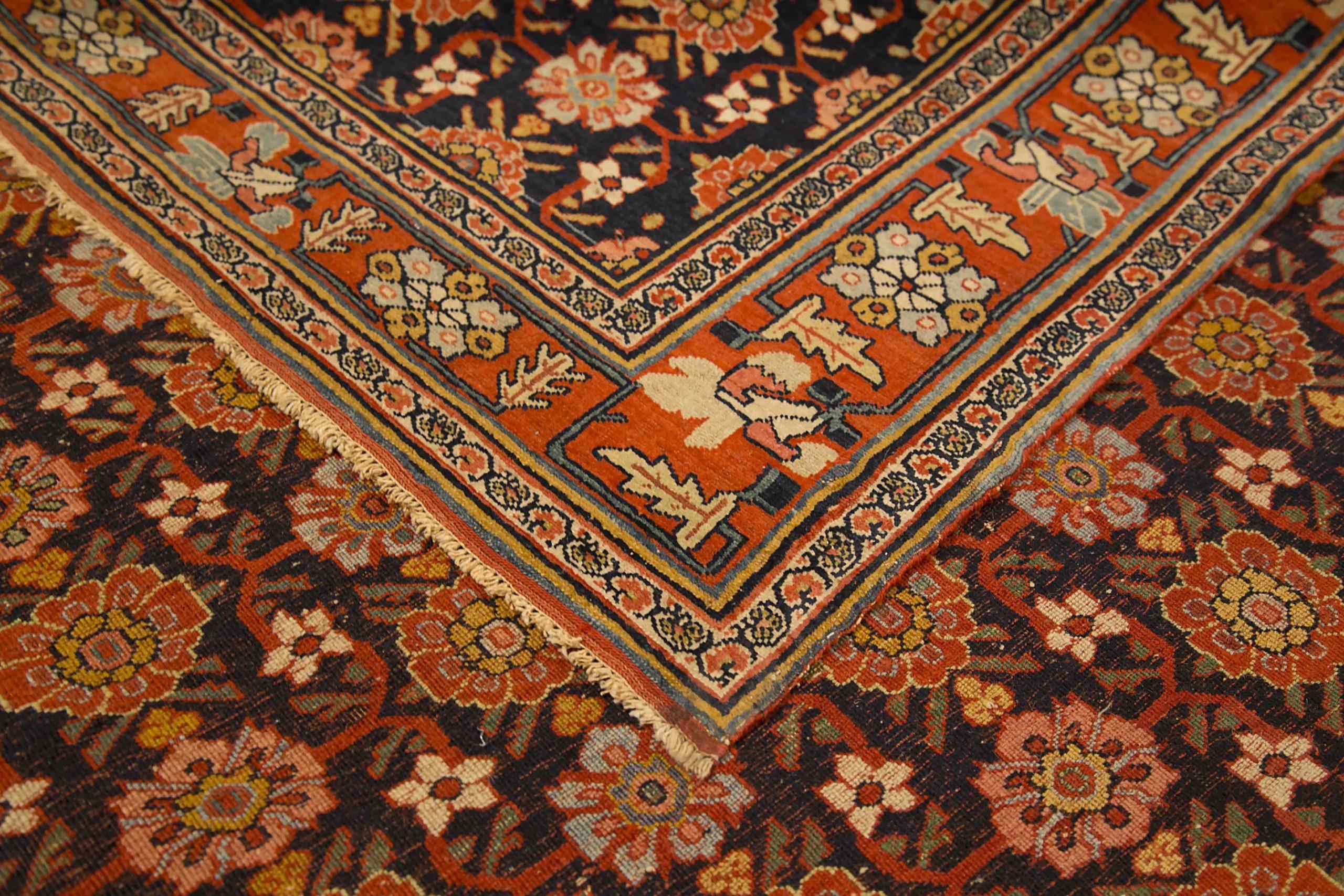 Persischer Bijar Kleiner Teppich Circa 1940 - Wolle Elfenbein Marineblau Blau Rot 72974 im Zustand „Hervorragend“ im Angebot in Dallas, TX