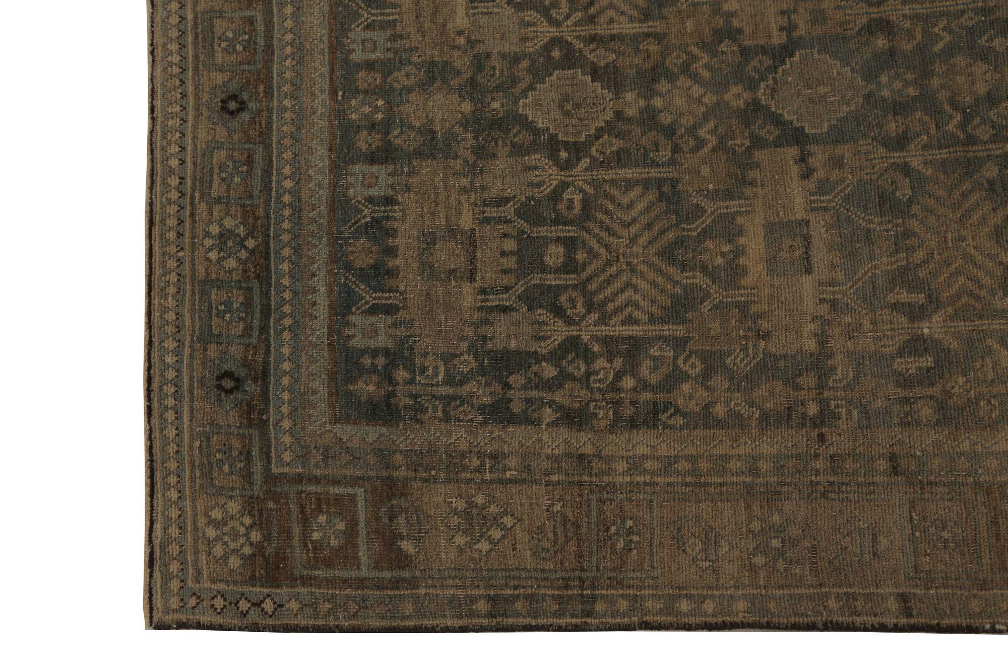 Entdecken Sie die Eleganz des persischen Bijar mit dem kleinen Teppich von ca. 1880. Dieses exklusive Design aus Wolle und Braun ist perfekt, um Ihren Raum zu verschönern.