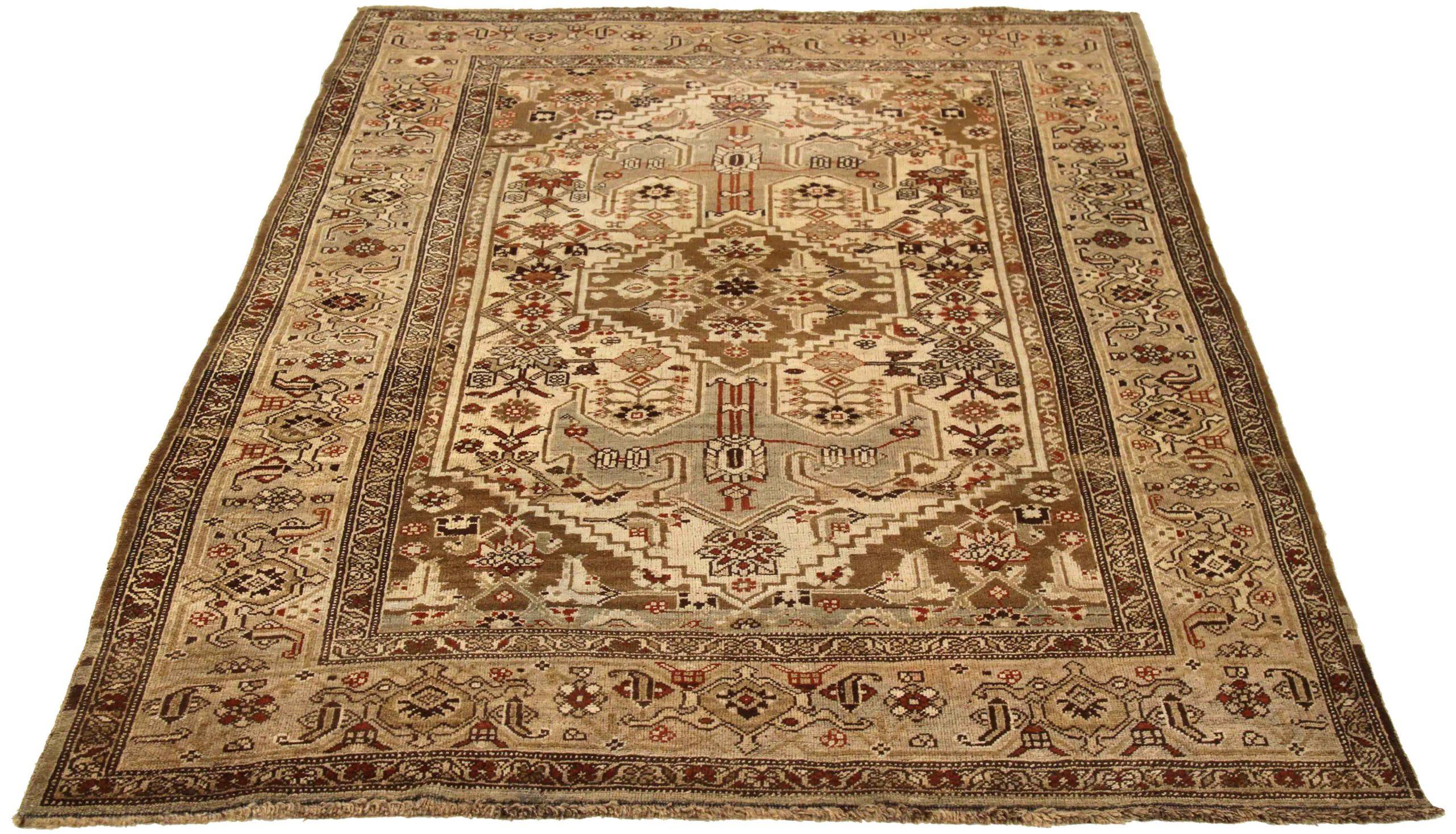 Entdecken Sie die Eleganz des persischen Bijar mit dem kleinen Teppich von ca. 1910. Dieses exklusive Design aus Wolle und Braun-Elfenbein-Rot ist perfekt, um Ihren Raum zu verschönern.