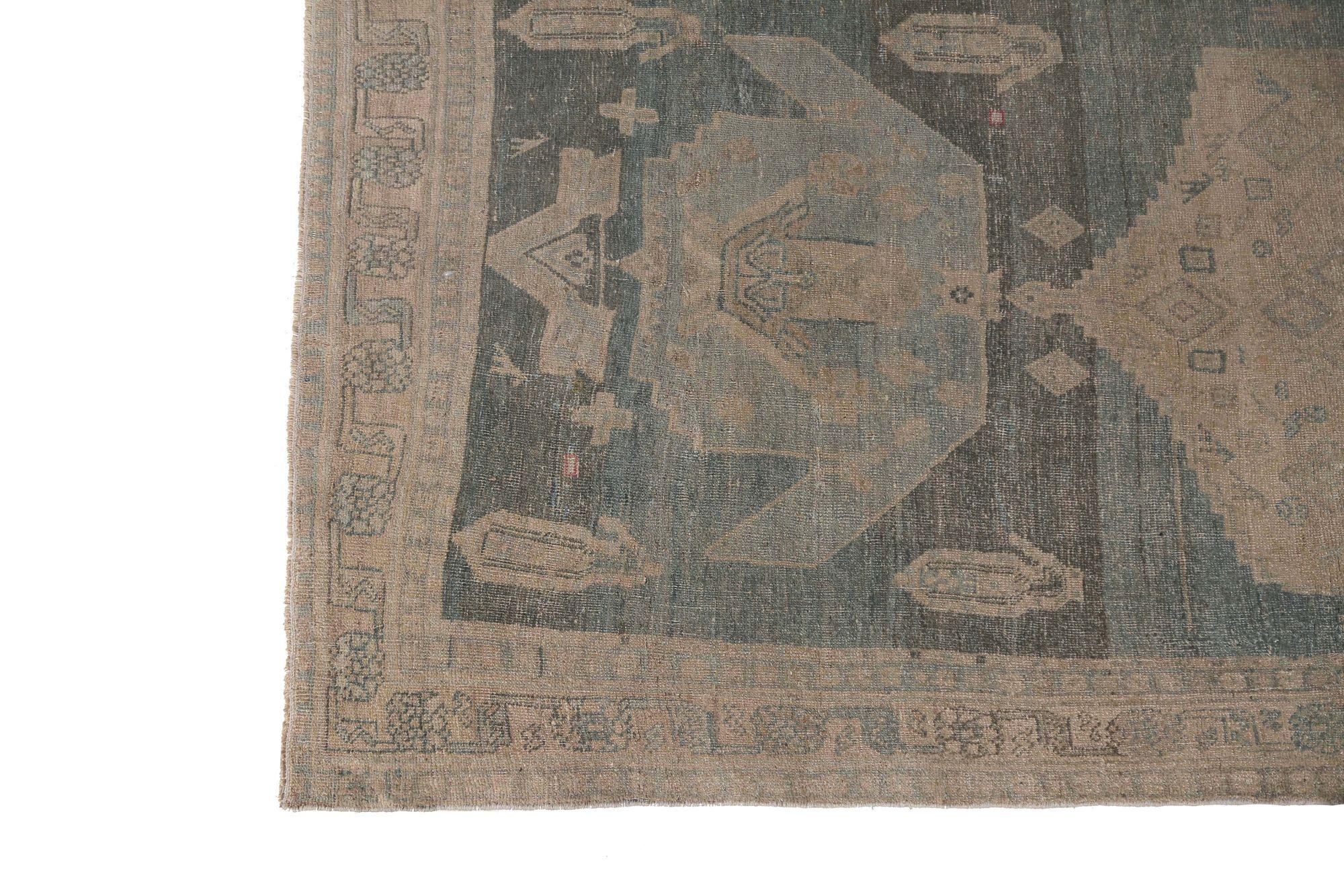 Entdecken Sie die Eleganz des persischen Bijar mit dem kleinen Teppich von ca. 1880. Dieses exklusive Design aus Wolle und Braun-Hellblau-Taupe ist perfekt, um Ihren Raum zu verschönern.