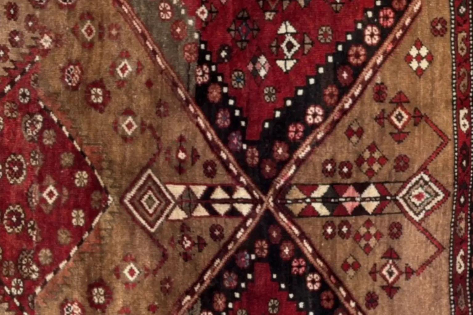 20th Century Persian Bijar Small Rug - Wool Brown Red Design - 96667 For Sale