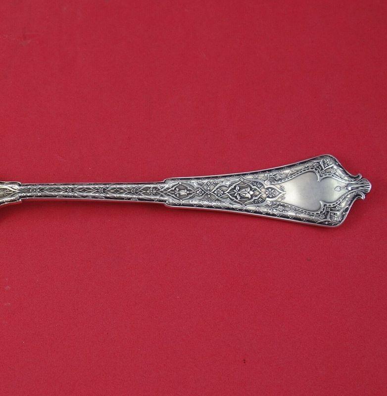 Set Junior en argent sterling, 3 pièces, composé de :

1- Couteau junior, manche plat, tout en sterling 7 3/8