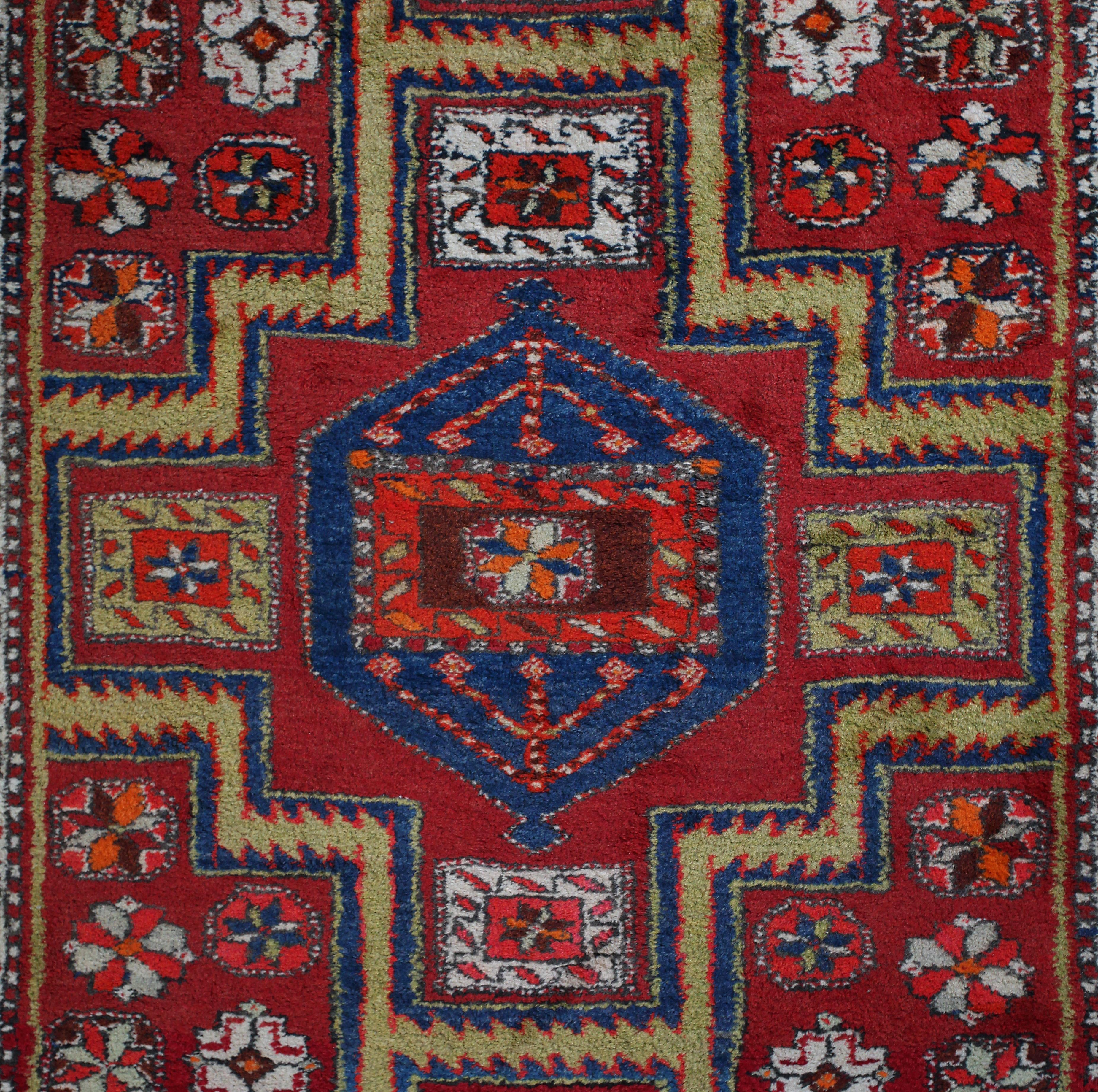 Late 20th Century Persian carpet Beluch 372 X 161 cm For Sale