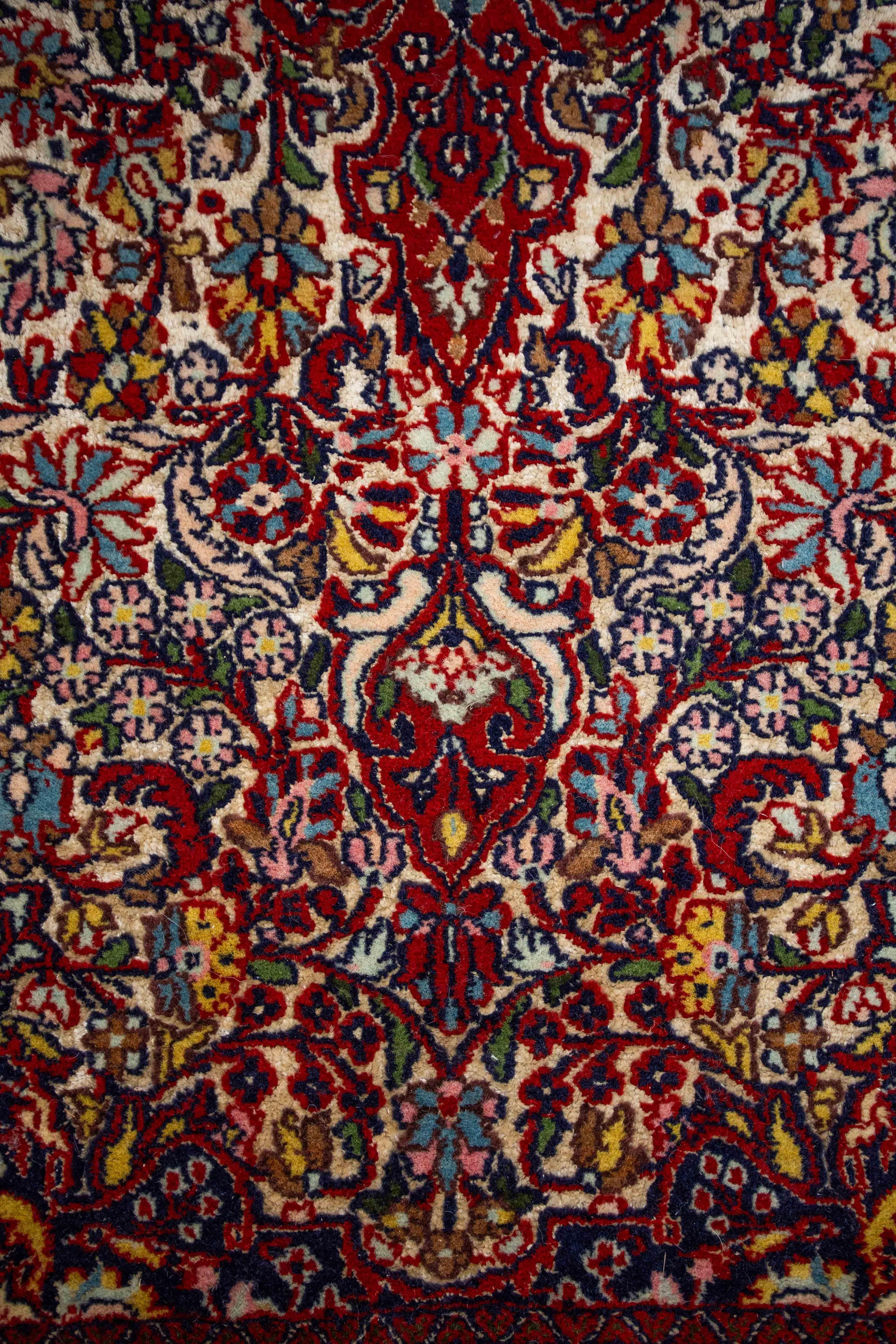 Contemporary Persian carpet Ghoum silk with wool 173 X 95 cm For Sale