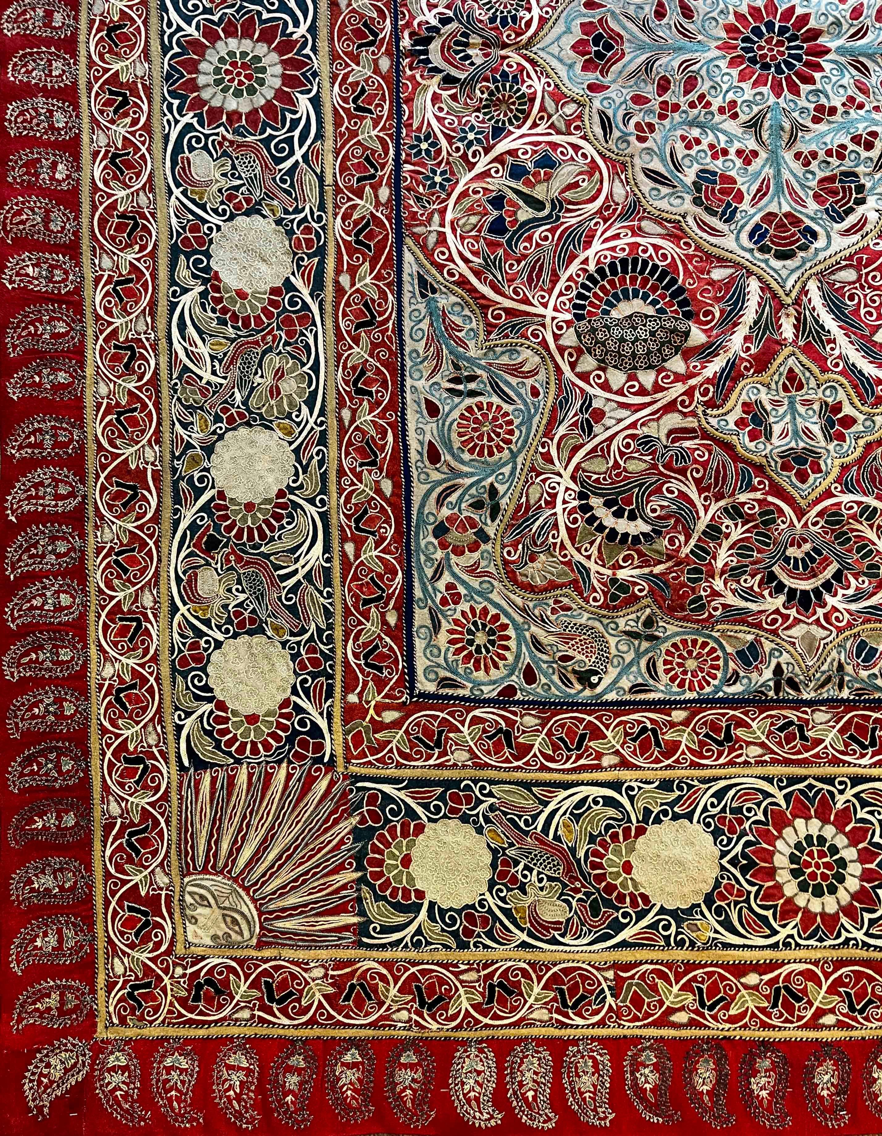 Tribal Tissu décoratif persan du 19e siècle  (RESHT) Rashtidouzi - N°1215 en vente