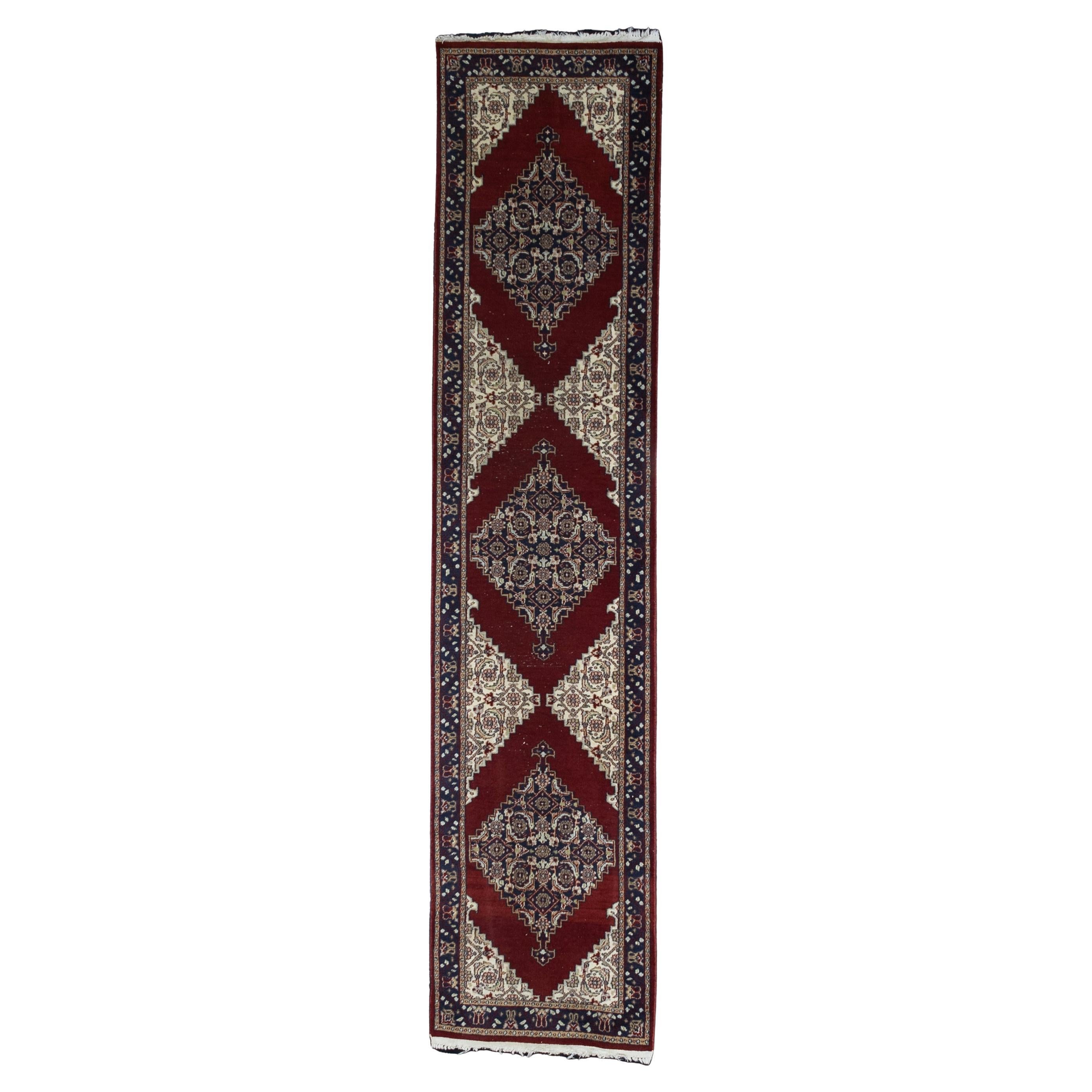 Tapis de course à motifs persans 2'7'' x 11'4''