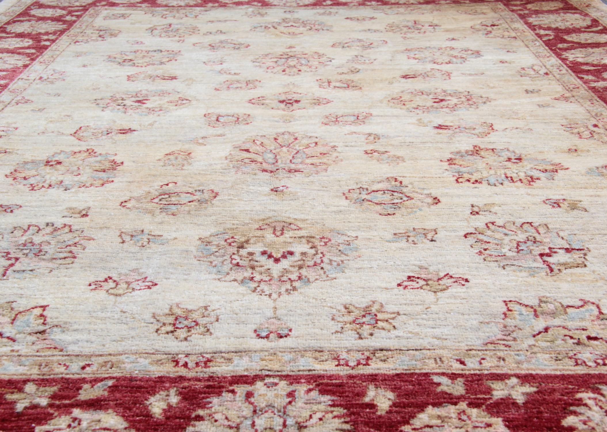 Persian Design Ziegler Mahal Sultanabad Oriental Style Rugs, Afghan Rugs In Excellent Condition In Hampshire, GB