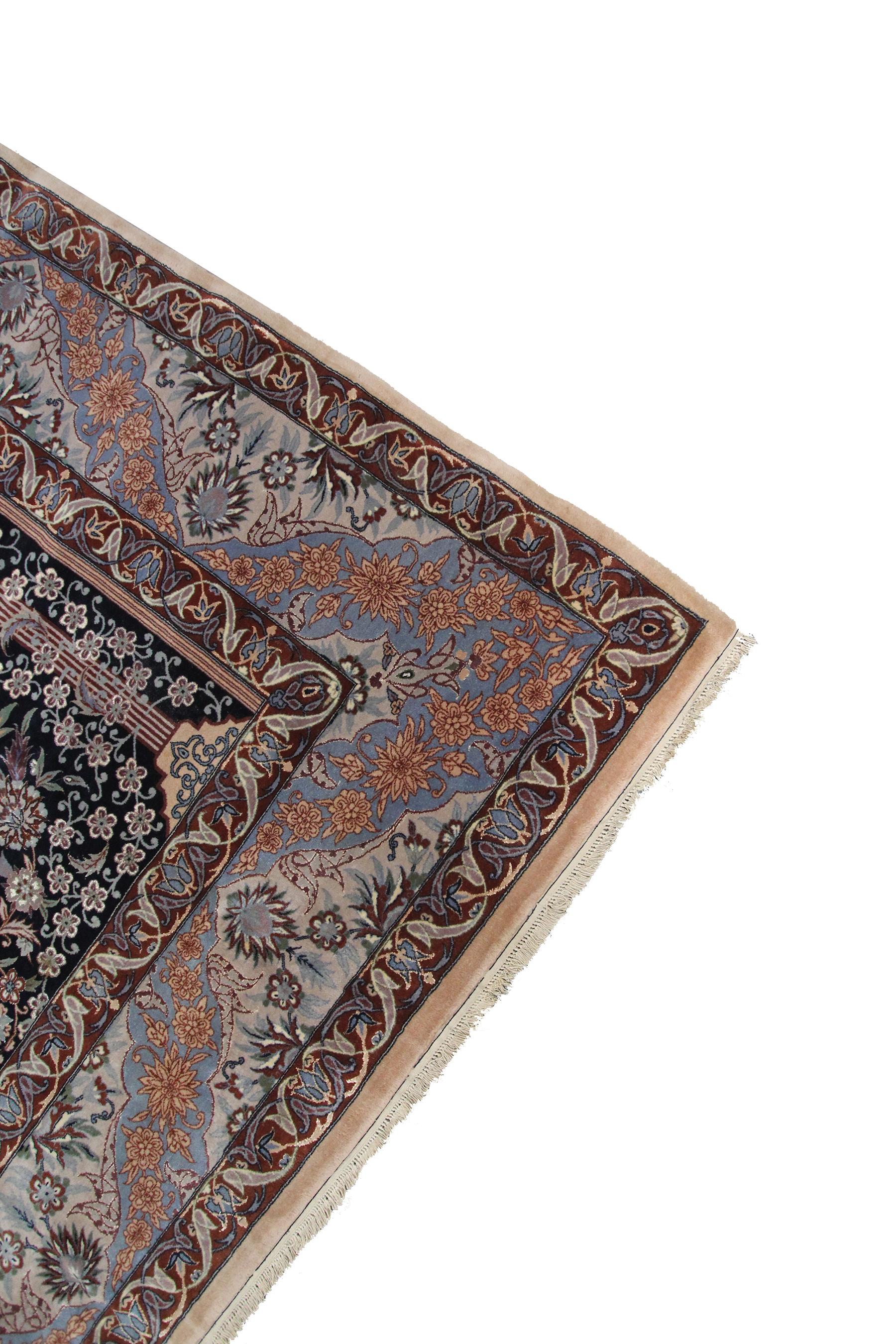 Persischer Esfahan-Teppich aus Wolle und Seide mit schwarzer Seiden Foundation, 8x11, handgefertigt im Zustand „Gut“ im Angebot in New York, NY