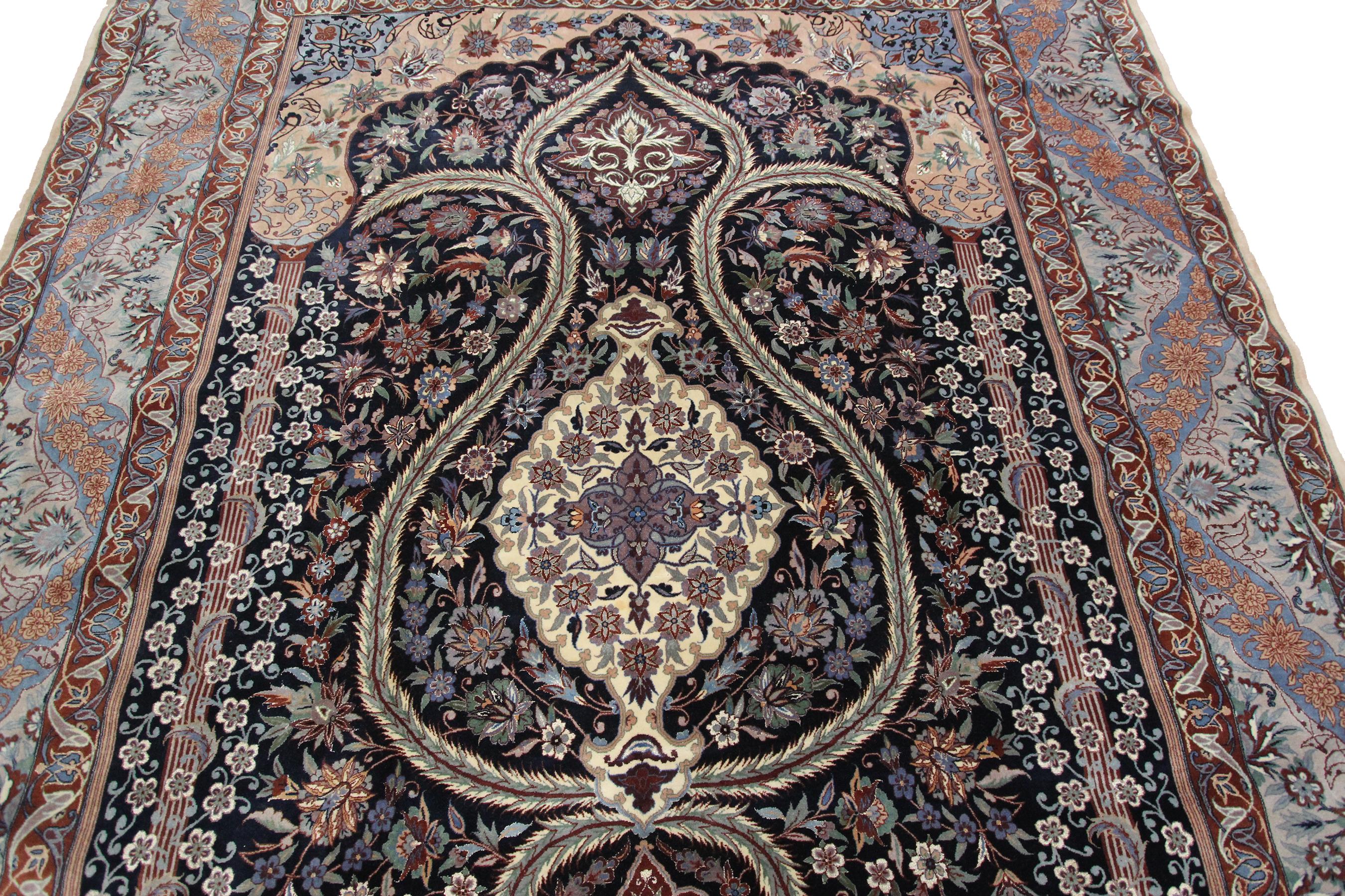 Persian Esfahan Rug Wool & Silk Persian Rug Silk Foundation Black Handmade For Sale 4
