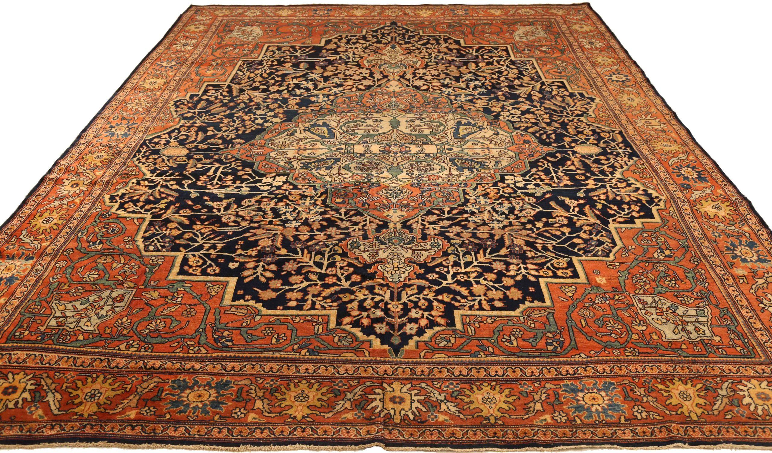 Scopri l'eleganza dei tappeti persiani Farahan con caratteristiche CIRCA 1880. Progettato con lana e avorio e blu-rosso, questo design esclusivo è perfetto per valorizzare il tuo spazio.