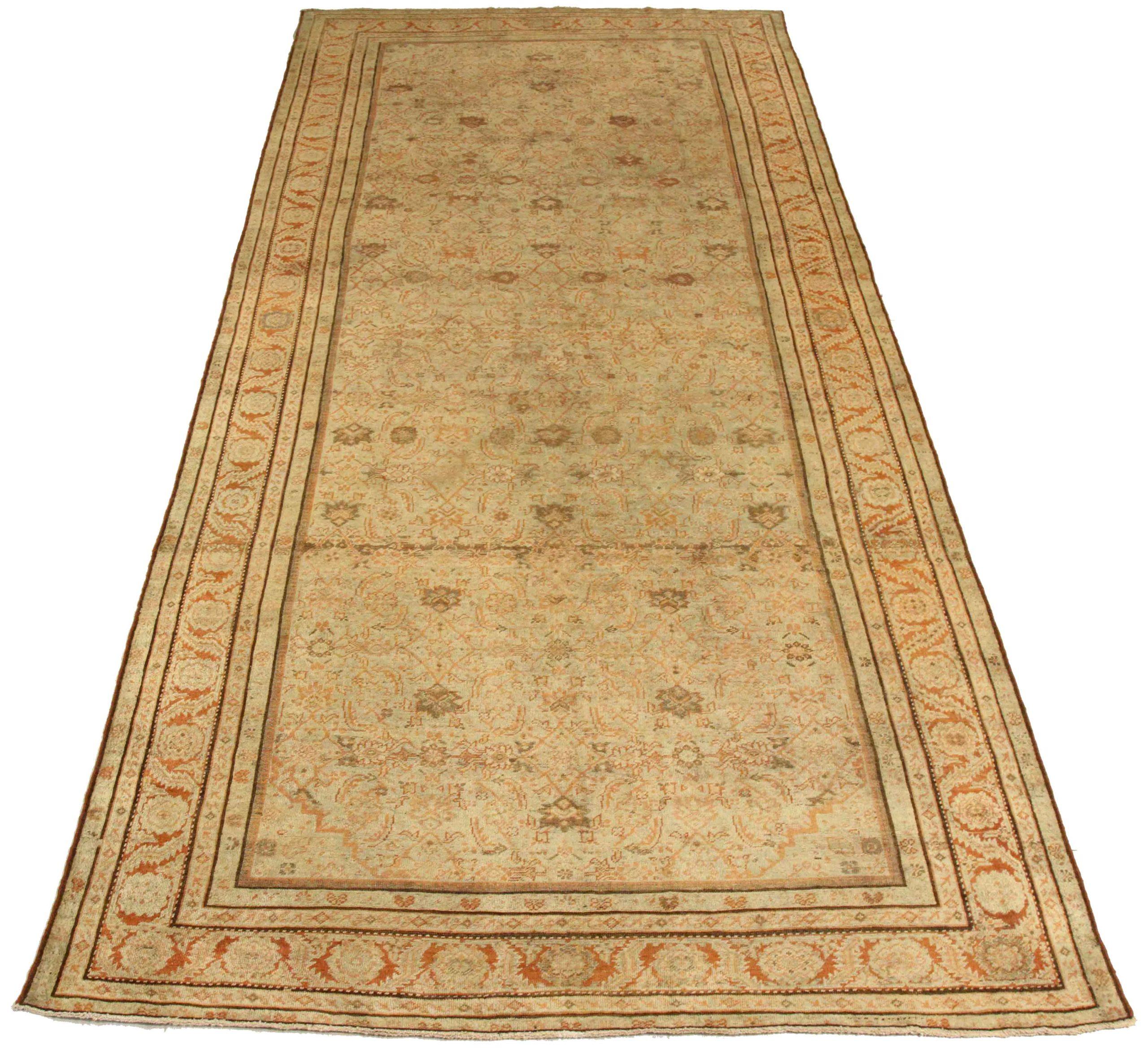Descubre la elegancia de las alfombras persas Farahan de Circa 1880. Diseñado con lana y marrón-marfil-rojo, este diseño exclusivo es perfecto para realzar tu espacio.