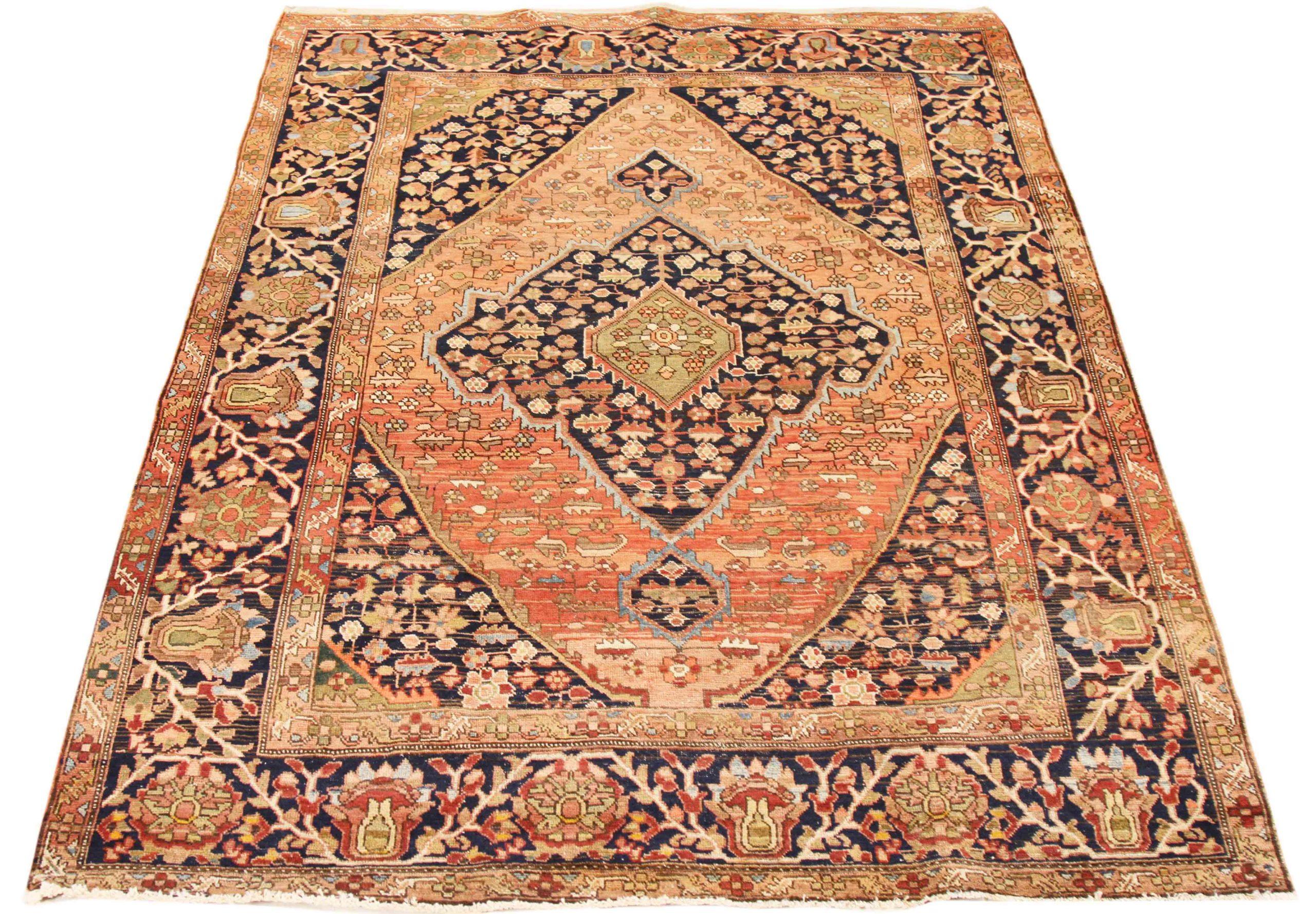 Entdecken Sie die Eleganz des persischen Farahan mit seiner wunderschönen Handwerkskunst. Dieses exklusive Design, das mit viel Liebe zum Detail entworfen wurde, ist perfekt, um Ihren Raum zu verschönern.