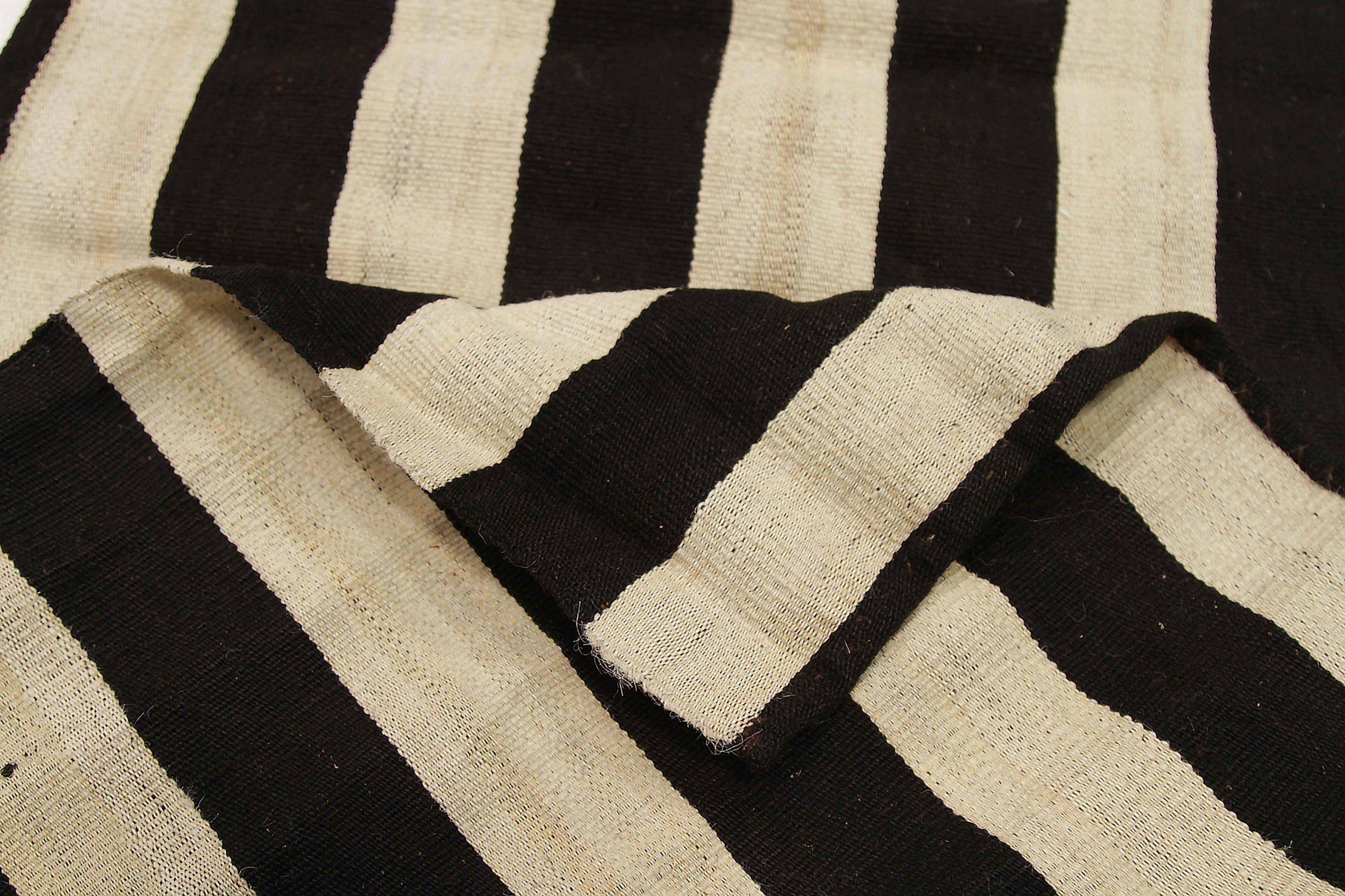 Persian Flat Weave Runner Rug Circa 1990 - 67082 (20. Jahrhundert) im Angebot
