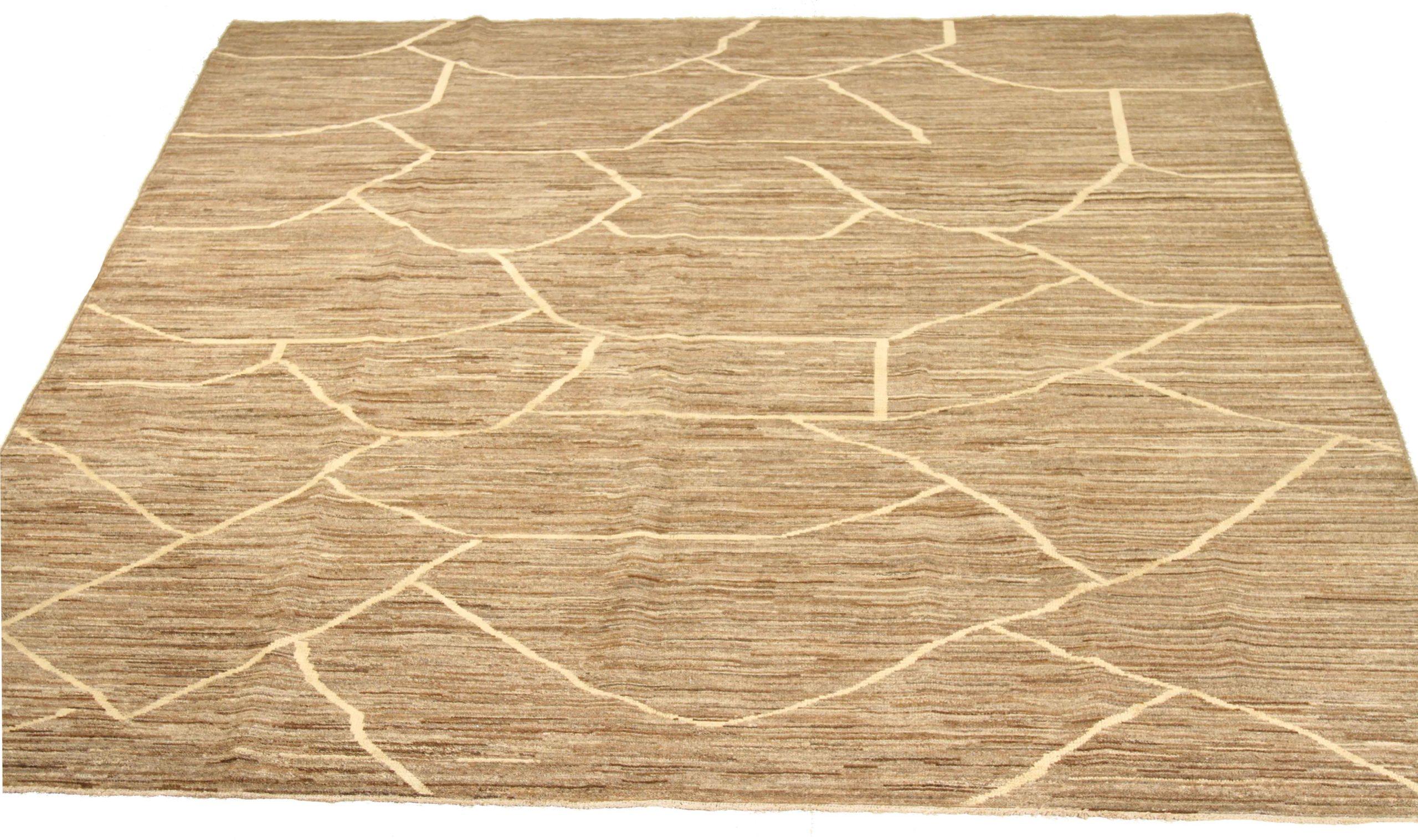 Entdecken Sie die Eleganz des persischen Gabbeh mit seiner wunderschönen Handwerkskunst aus der Zeit um 1990. Dieses exklusive Design, das mit viel Liebe zum Detail entworfen wurde, ist perfekt, um Ihren Raum zu verschönern.