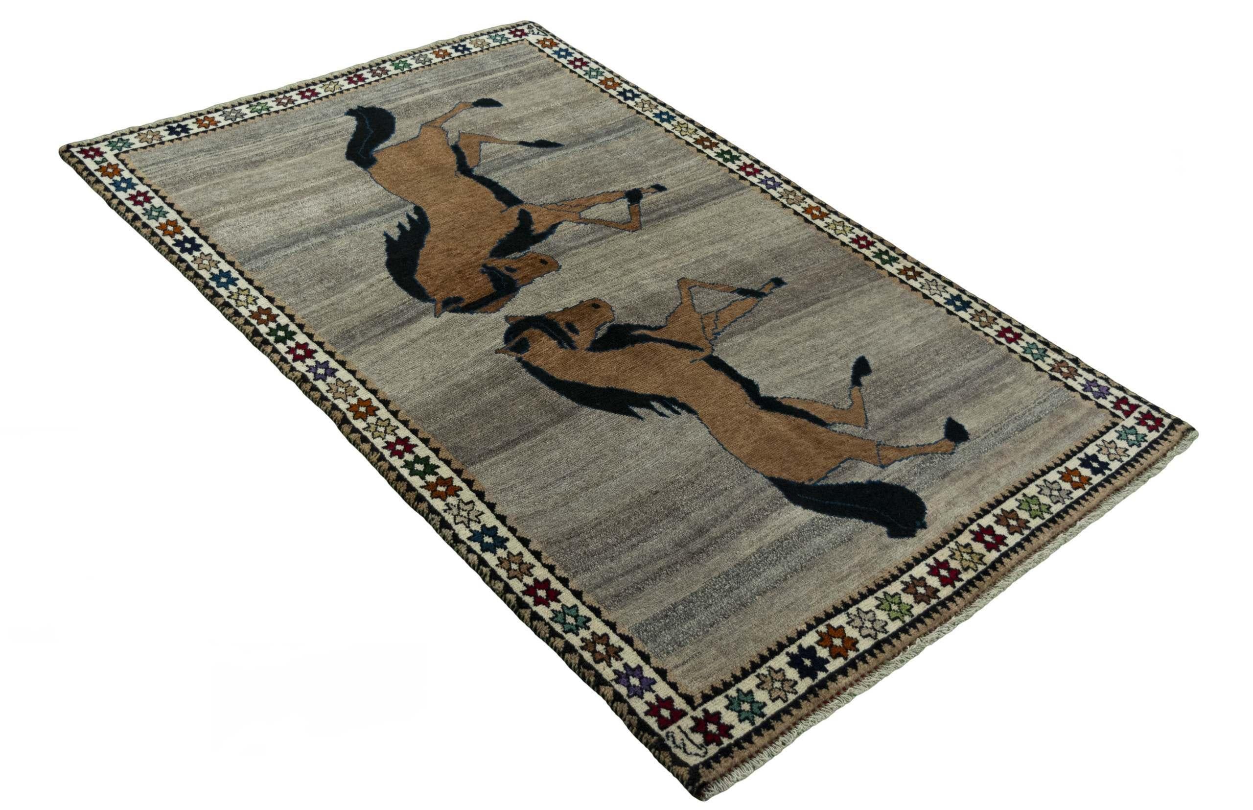 Persischer Gabbeh-Teppich (212cm x 133 cm, Pferdemotiv, grau-braun, neu) (Handgeknüpft) im Angebot
