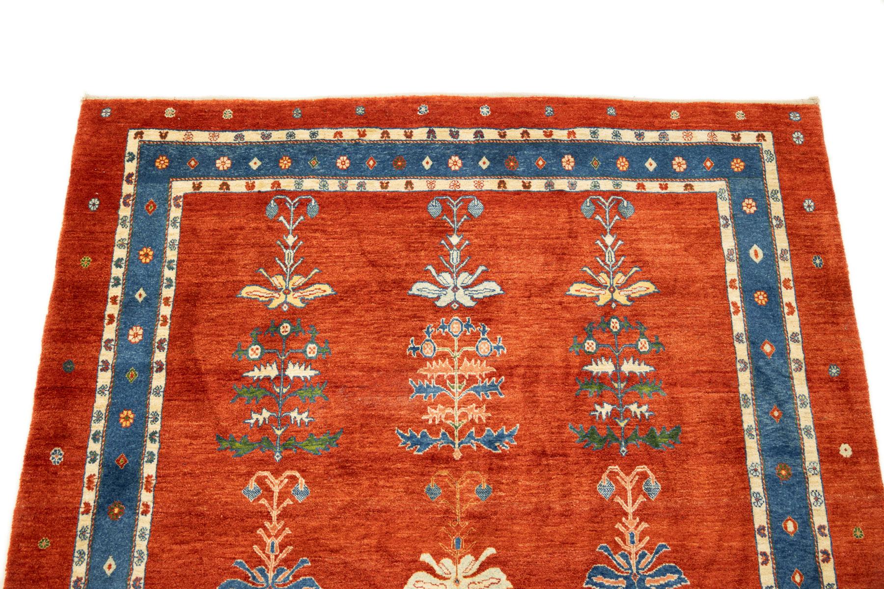 Persischer Gabbeh-Teppich, handgeknüpft, 8,4 × 5,6 Fuß - Rot, Blau, Elfenbein und Grün im Zustand „Hervorragend“ im Angebot in North Bergen, NJ