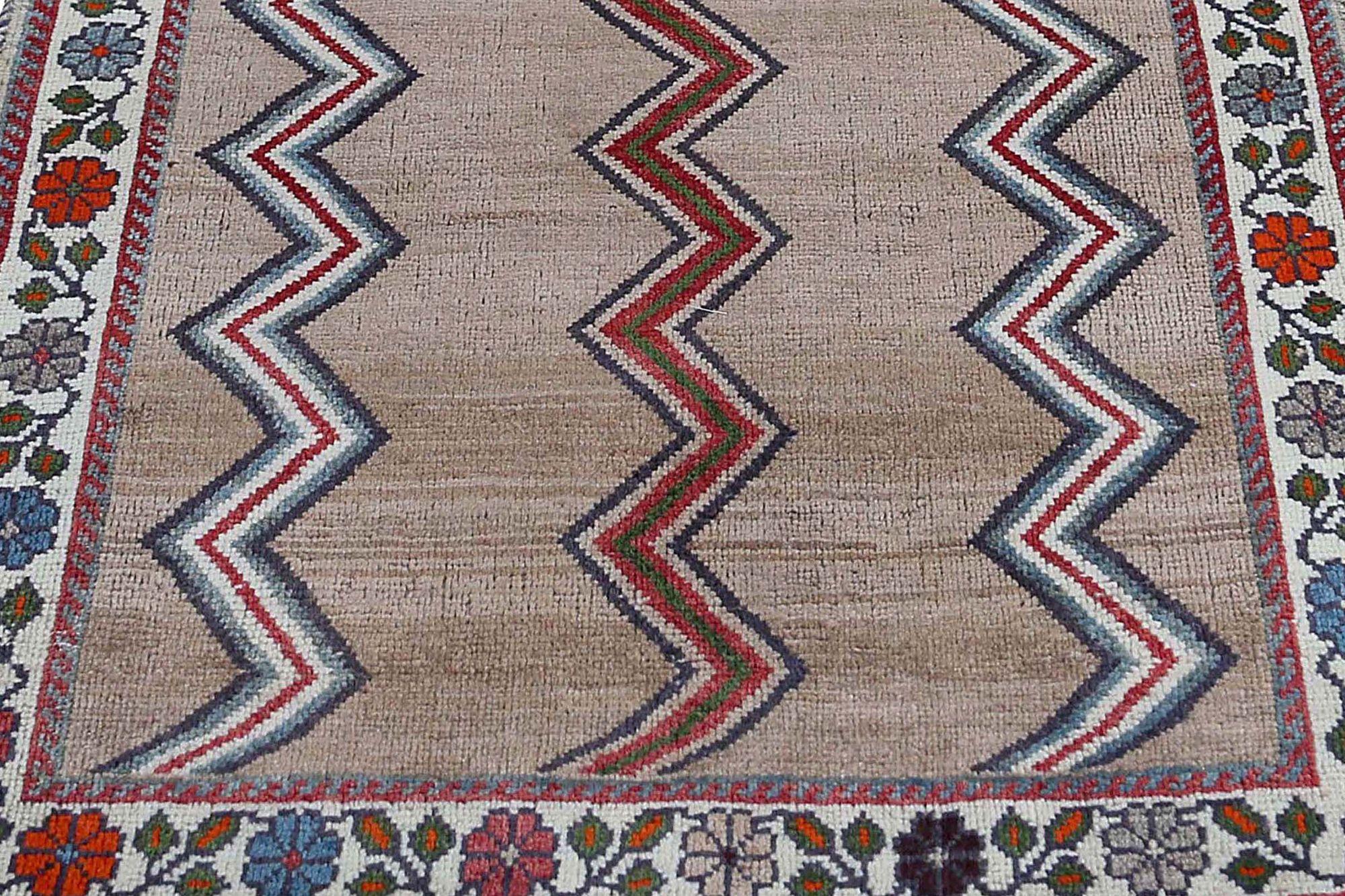 Persischer Gabbeh-Läufer aus Wolle – elfenbeinfarbenes Design – 97065 im Zustand „Hervorragend“ im Angebot in Dallas, TX