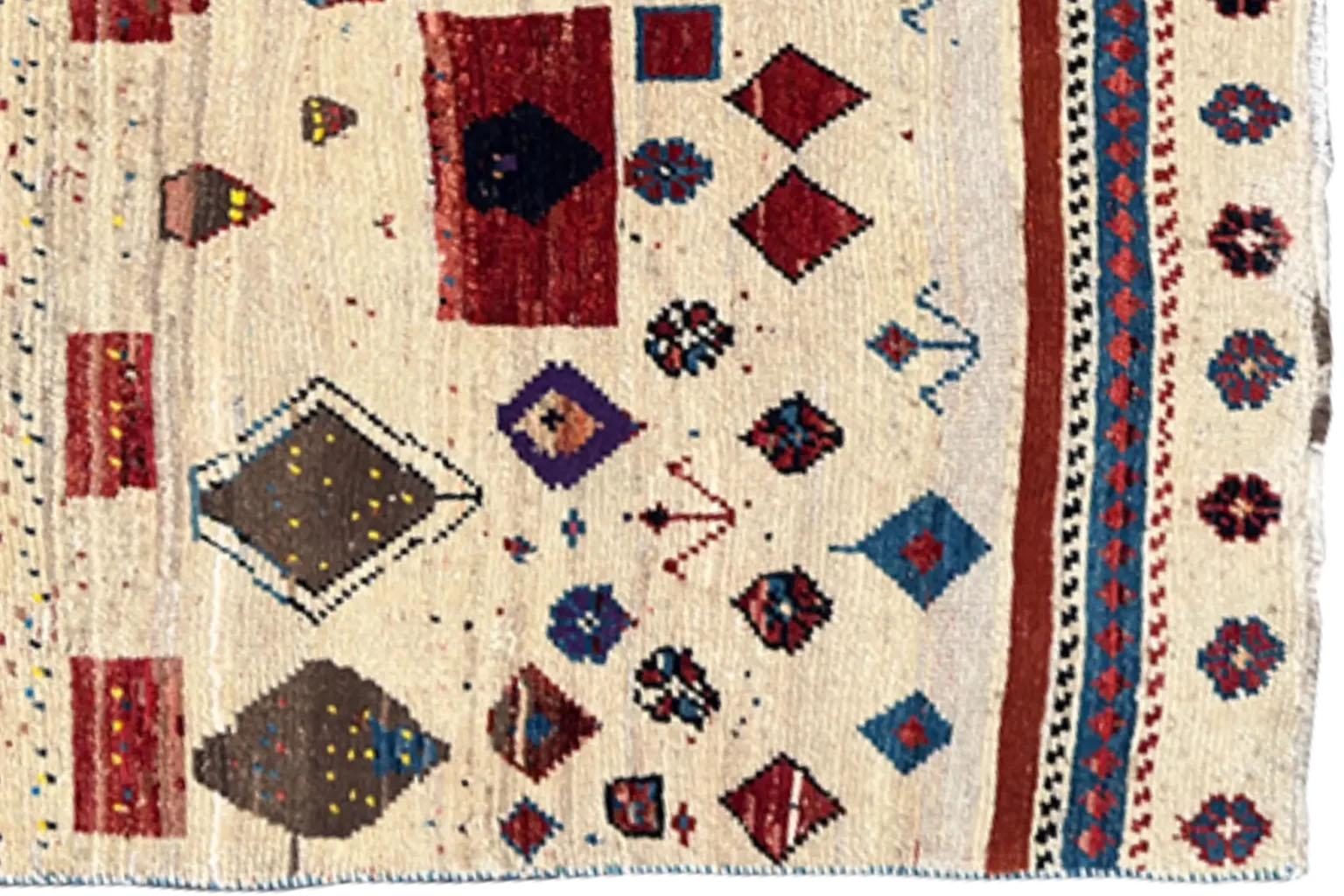 20th Century Persian Gabbeh Small Rug -Ivory Design - ( 41 x 61 ) For Sale