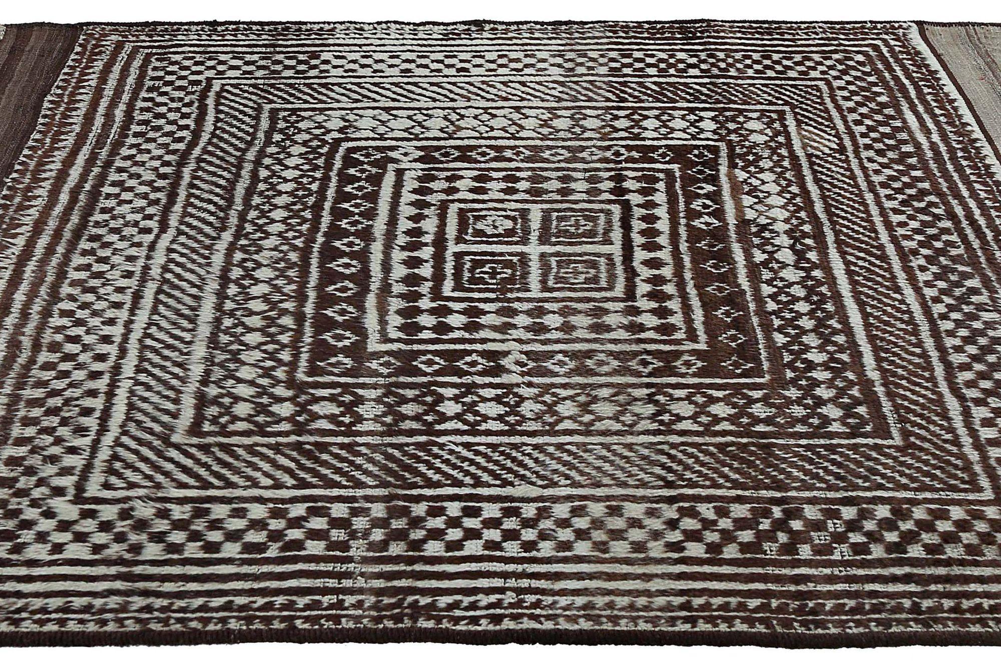 Persischer Gabbeh Small Teppich - Wolle Brown Design - 97565 im Zustand „Hervorragend“ im Angebot in Dallas, TX