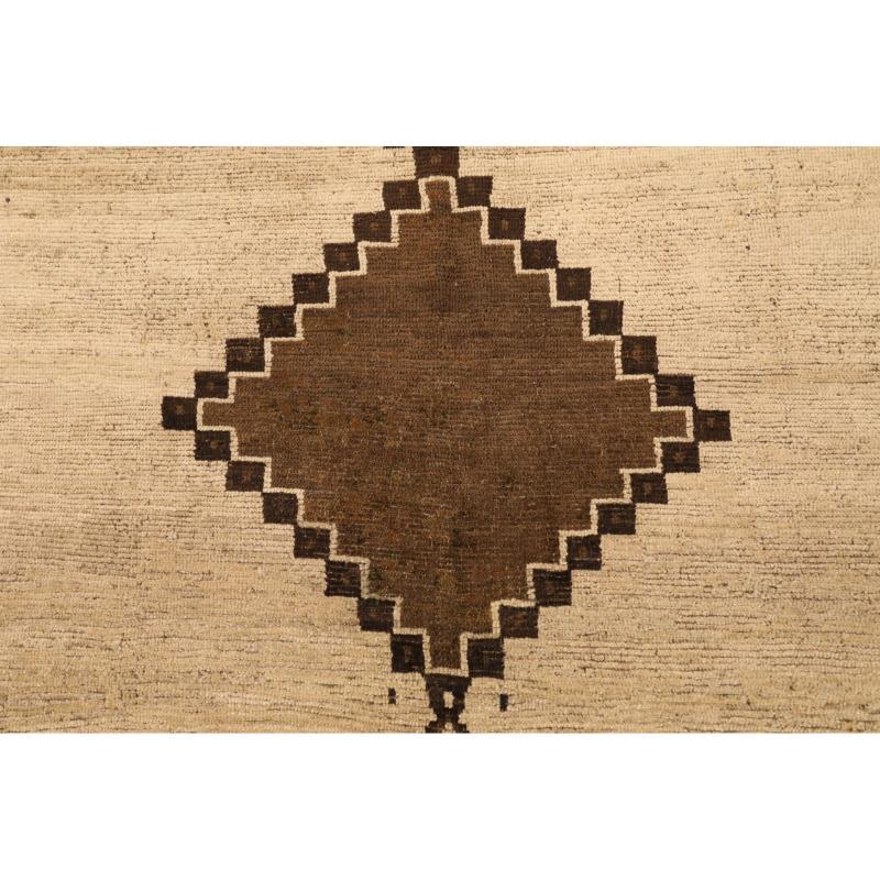 Tappeto persiano Gabbeh Small - Lana Marrone Avorio Design - 94580 In condizioni ottime in vendita a Dallas, TX