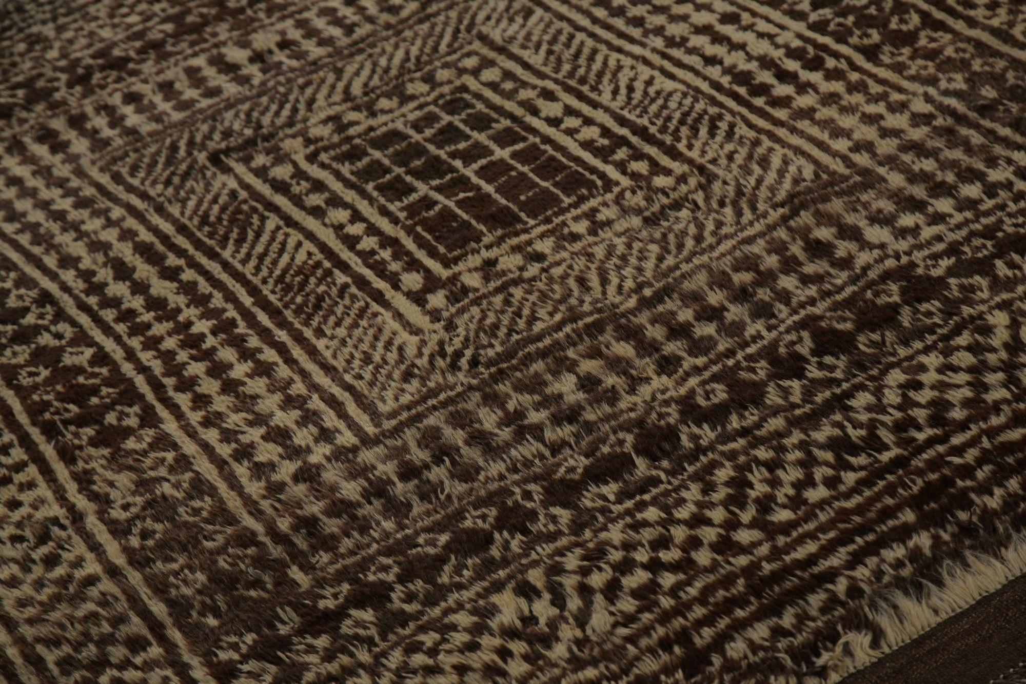 Iraqi Persian Gabbeh Small Rug - Wool Brown Taupe Design - 97824 For Sale