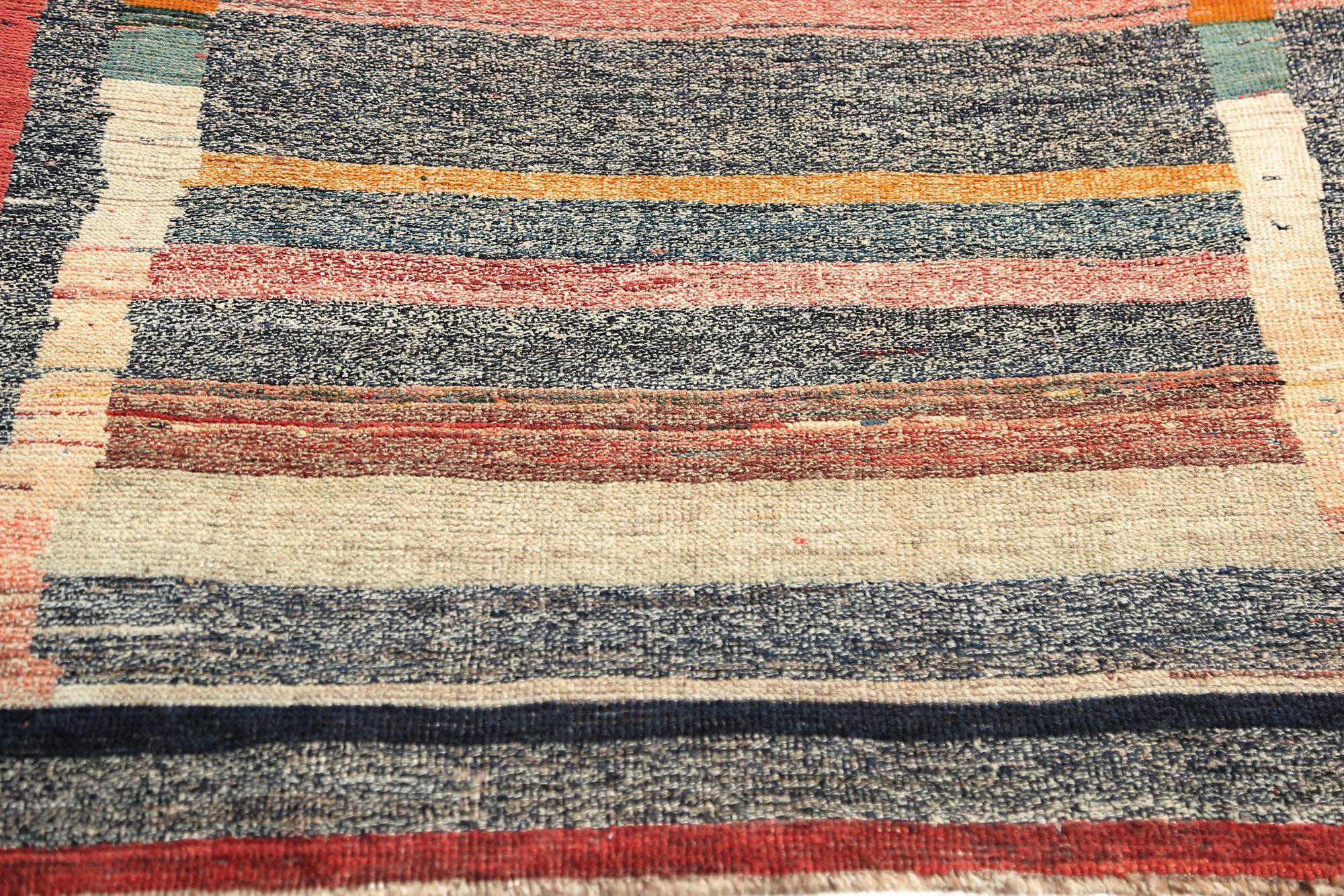 Persischer Gabbeh Kleiner Teppich aus Wolle in Grau, Grün, Orange, Rosa und Rot - 97683 (Stammeskunst) im Angebot