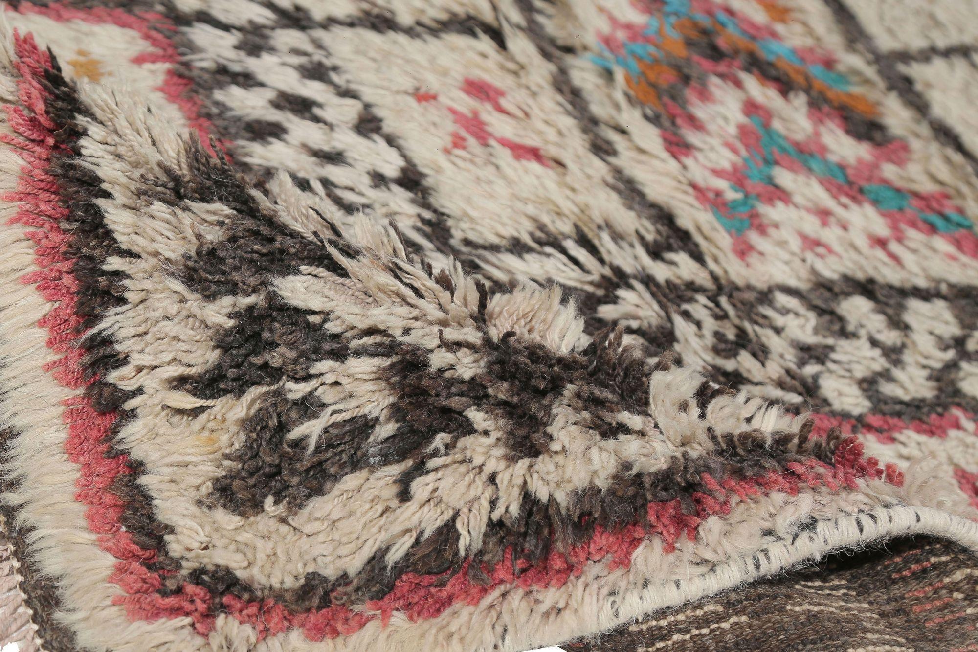 Persischer Gabbeh Kleiner Teppich - Wolle Elfenbeinrosa Design - 97656 (Stammeskunst) im Angebot