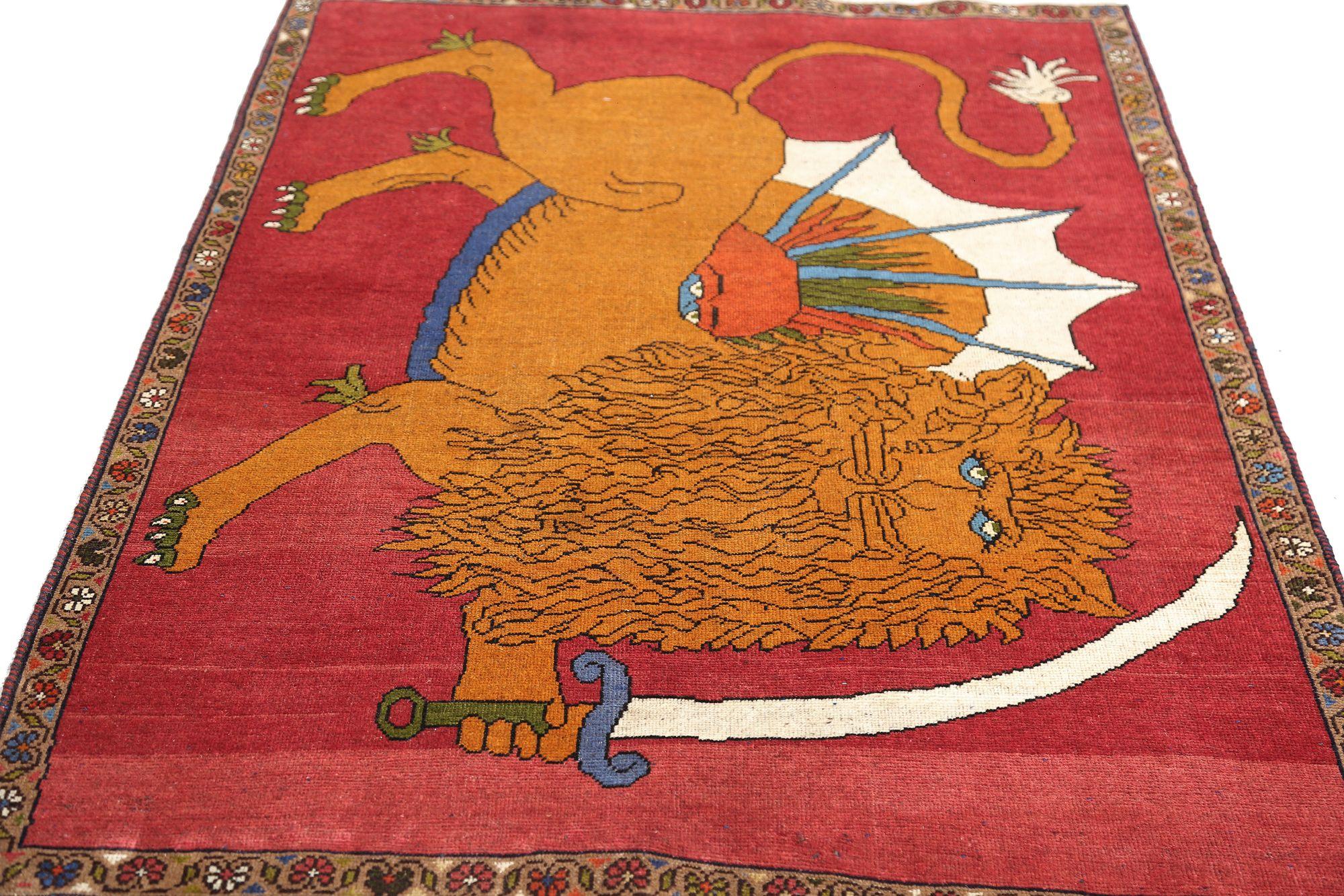Entdecken Sie die Eleganz des persischen Gabbeh mit dem kleinen Teppich CIRCA 1940. Dieses exklusive Design aus Wolle und Rot ist perfekt, um Ihren Raum zu verschönern.