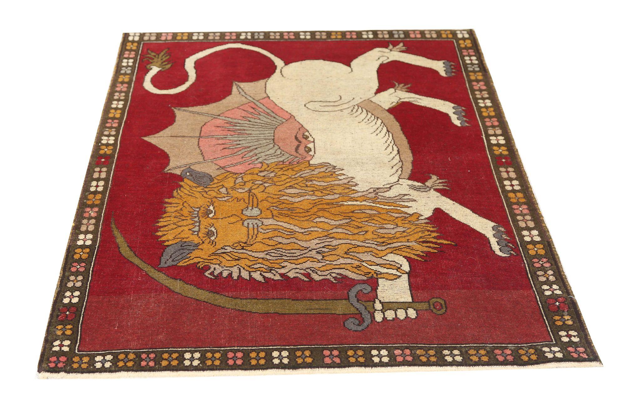 Entdecken Sie die Eleganz des persischen Gabbeh mit dem kleinen Teppich CIRCA 1910. Dieses exklusive Design aus Wolle und Rot ist perfekt, um Ihren Raum zu verschönern.