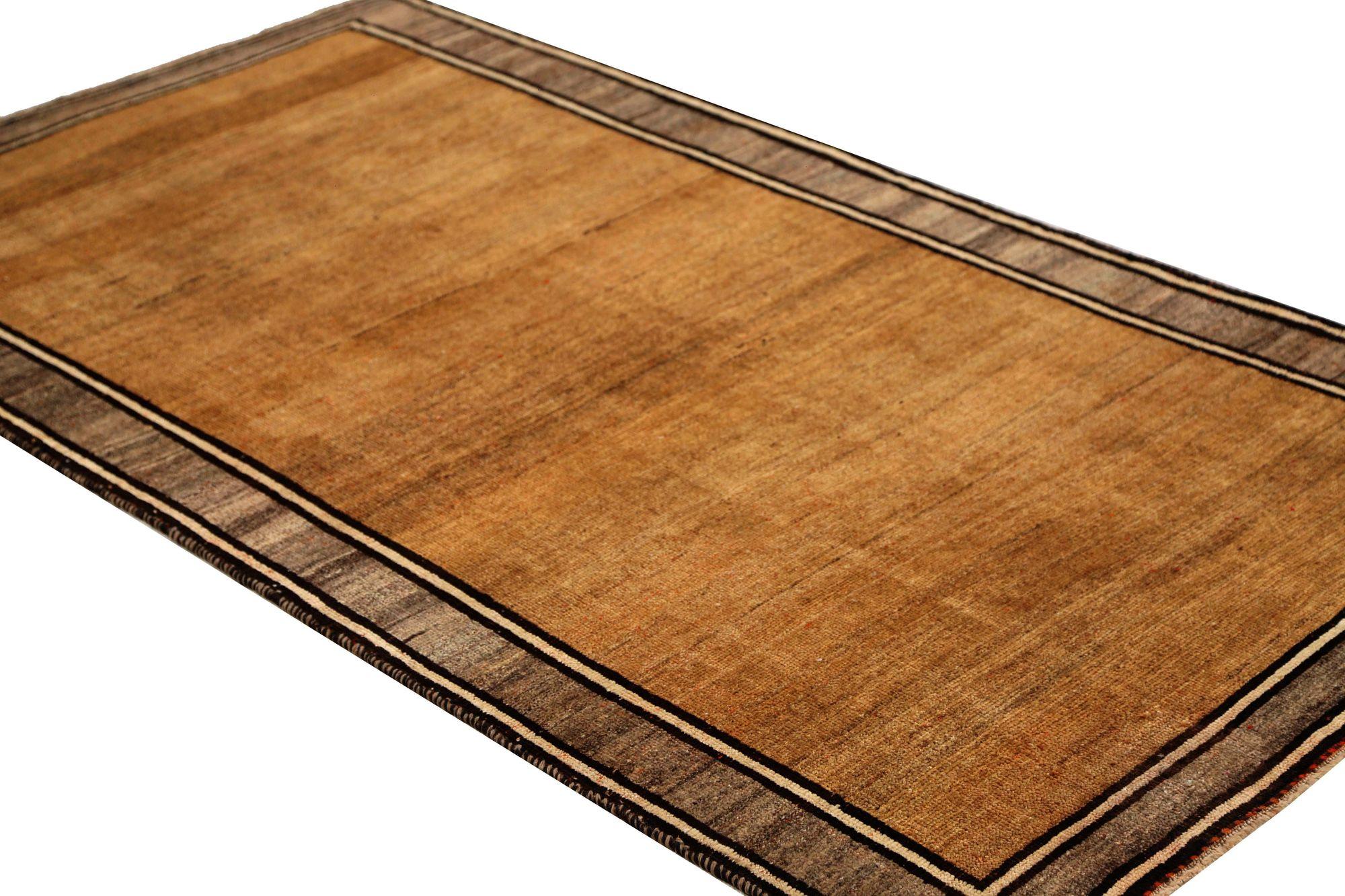 Iraqi Persian Gabbeh Small Rug - Wool Taupe Yellow Design - 97743 For Sale