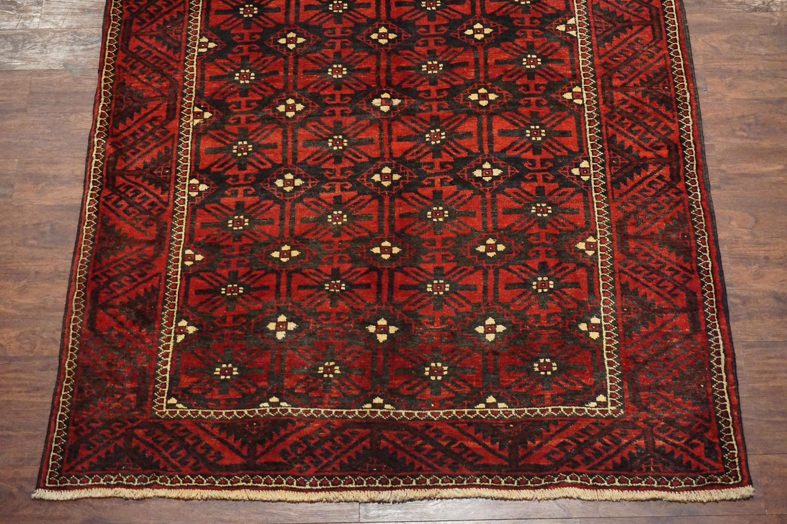Persian Gallery Runner, circa 1940 In Excellent Condition For Sale In Laguna Hills, CA