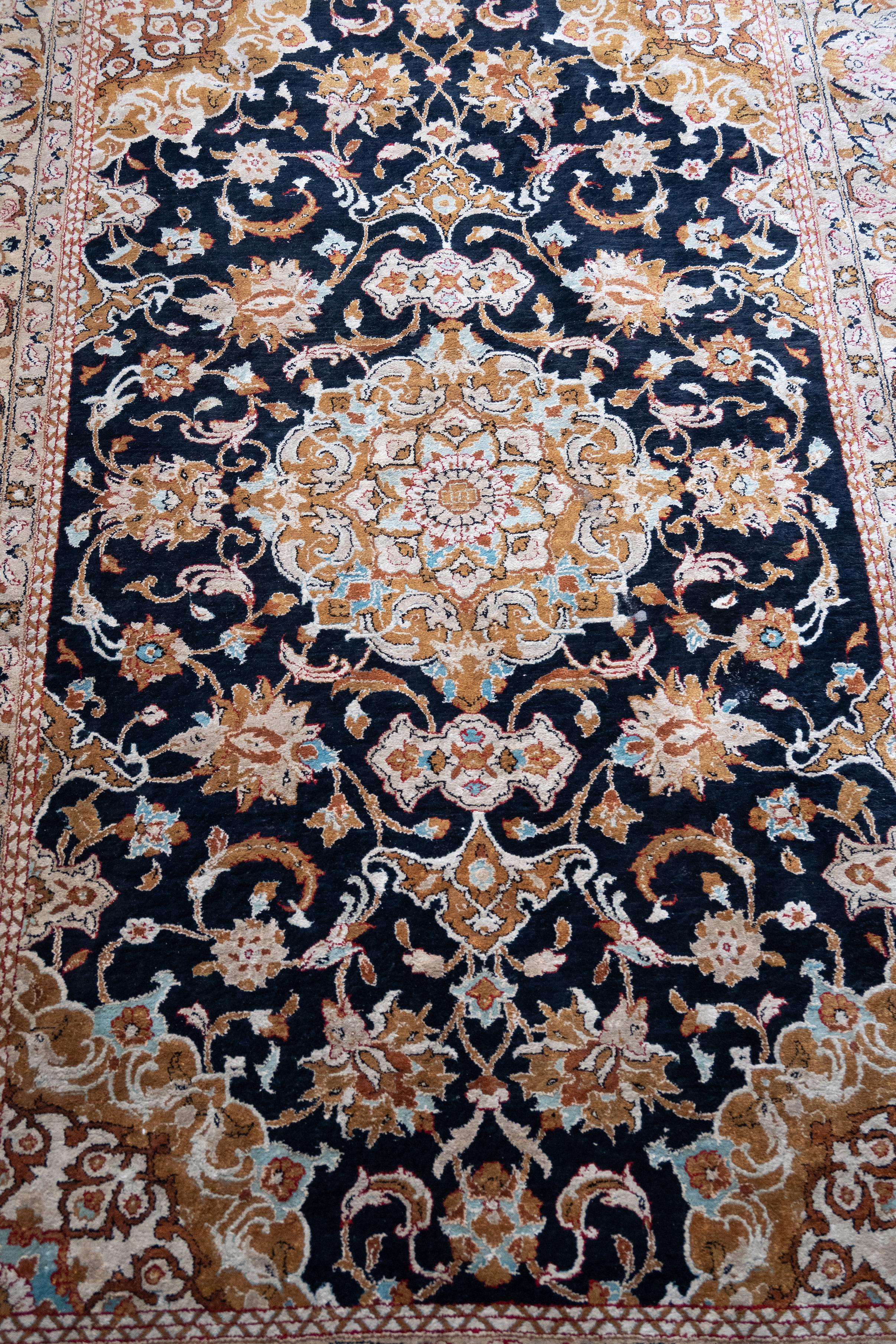 Persian Ghom Silk Rug 165 x 106cm Black, Gold C.1960 For Sale 5