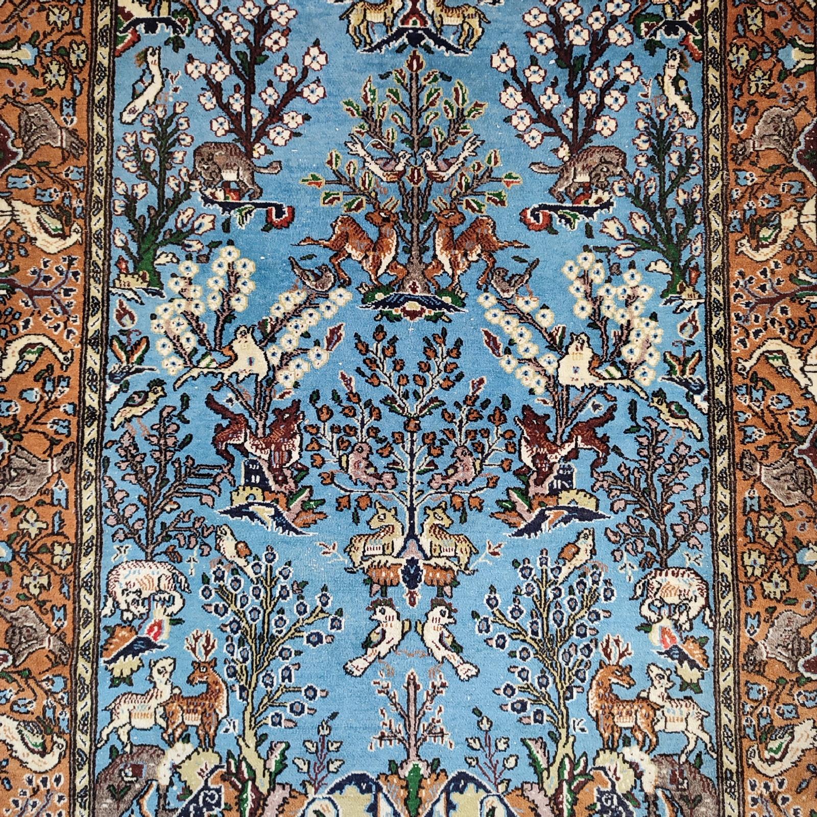 Laine Tapis persan Ghome, noué à la main, décoratif figuratif en vente