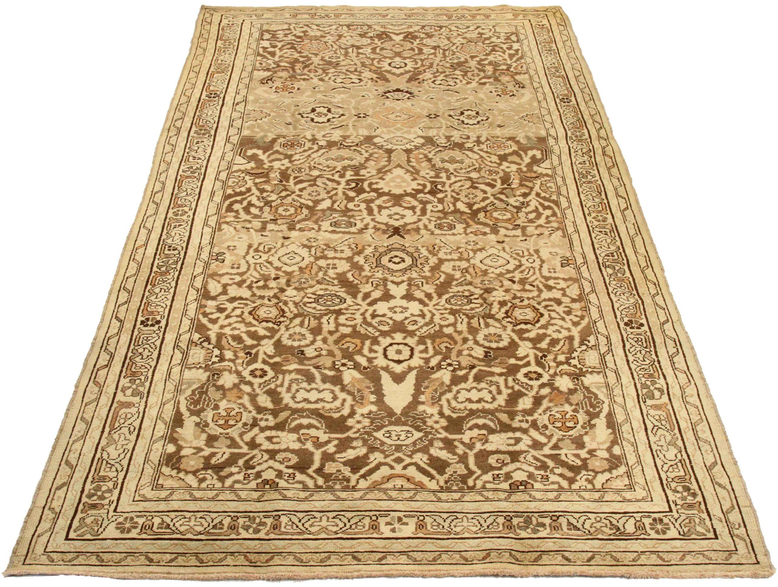 Découvrez l'élégance des tapis persans Hamadan de Circa 1880. Conçu avec de la laine et du Design/One, ce design exclusif est parfait pour mettre en valeur votre espace.