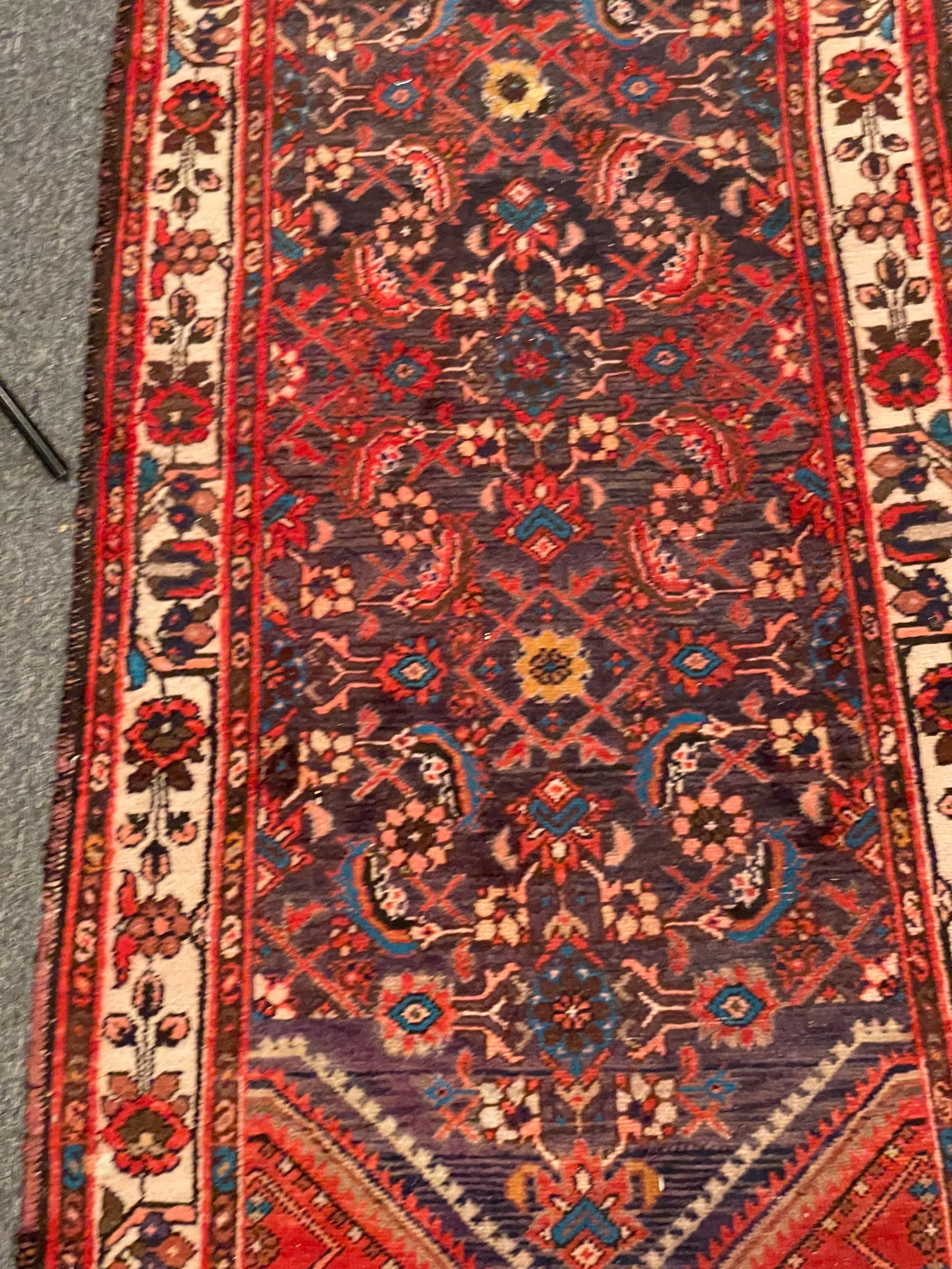 Runner persiano con design Hamadan, inizio XX secolo In condizioni buone in vendita a Savannah, GA
