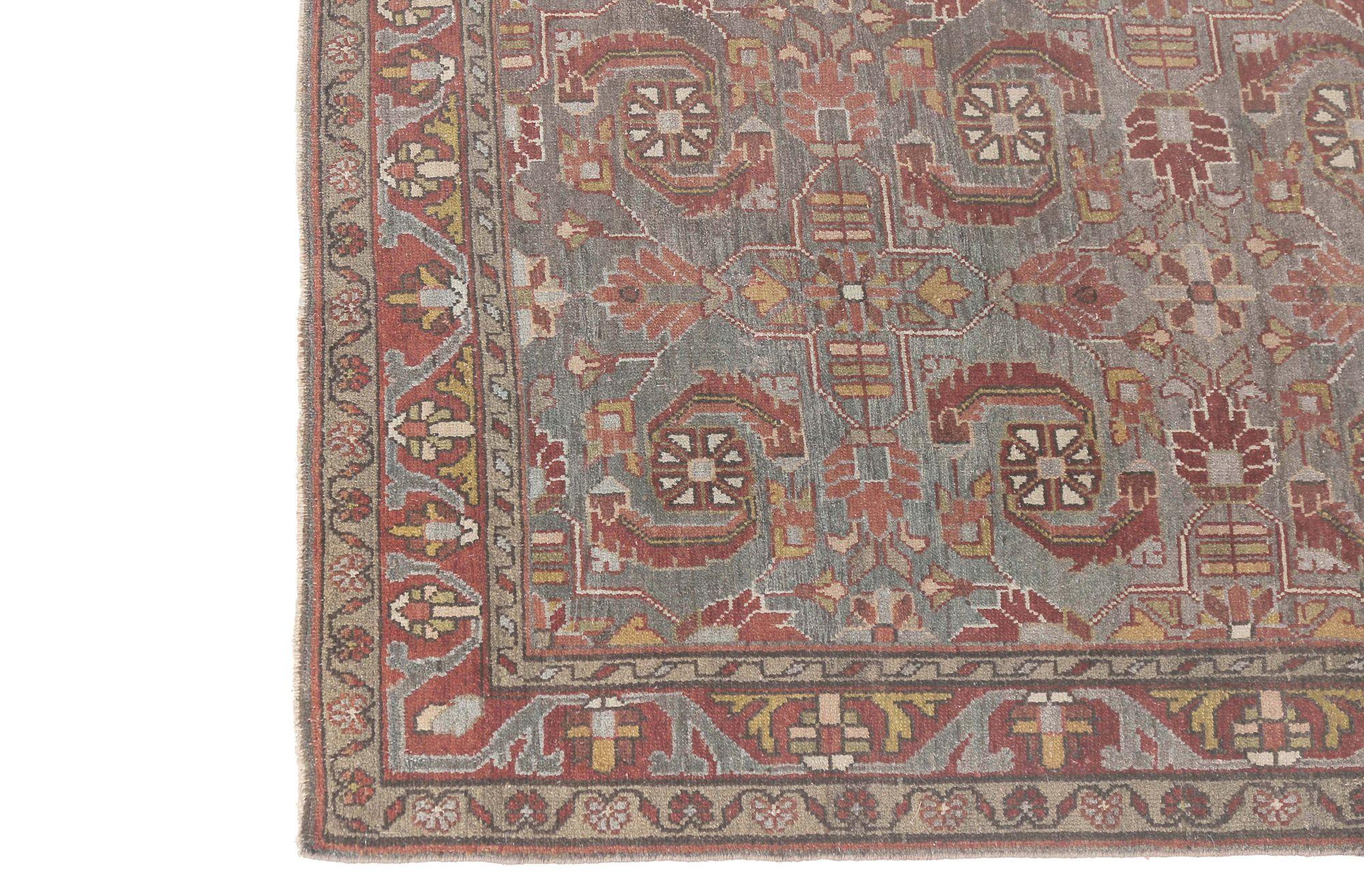 Entdecken Sie die Eleganz des persischen Hamadan-Teppichs mit Läufer aus der Zeit um 1940. Dieses exklusive Design in den Farben Wolle und ElfenbeinHellblauRotGelb ist perfekt, um Ihren Raum zu verschönern.