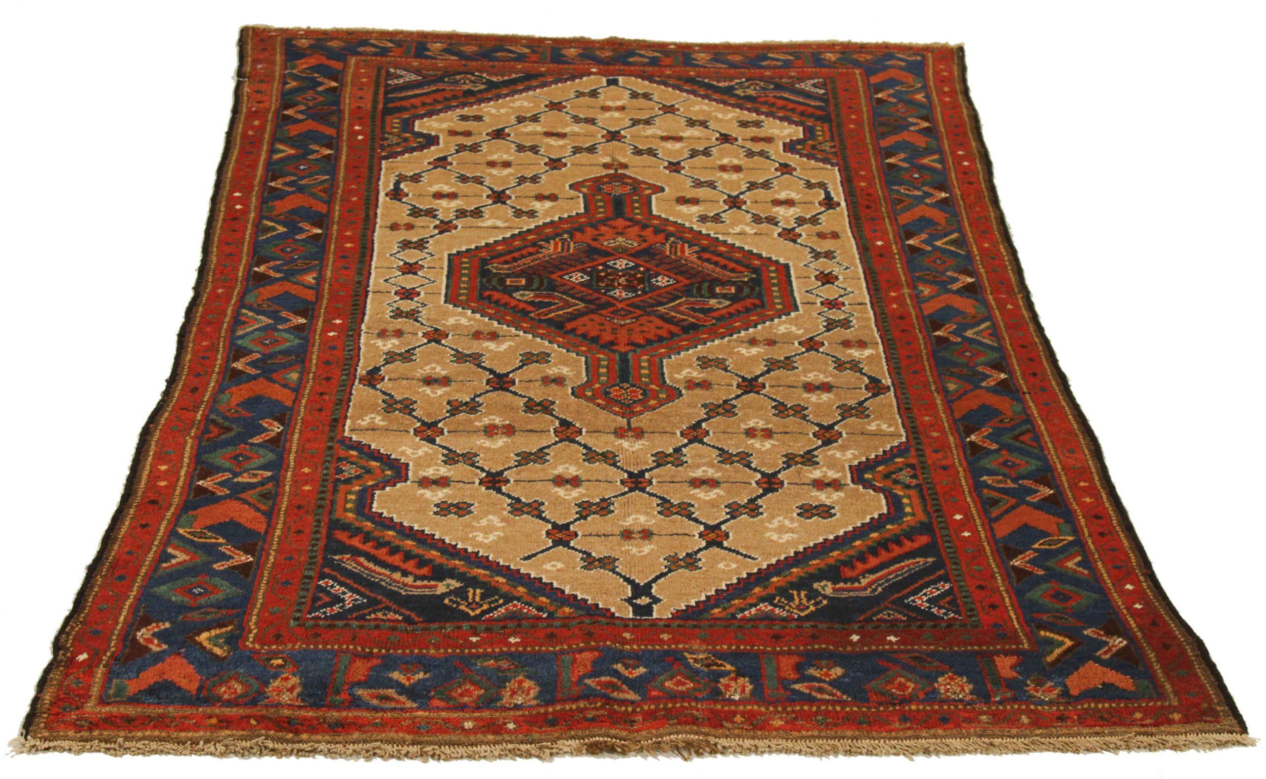 Entdecken Sie die Eleganz des persischen Hamadan mit dem kleinen Teppich von CIRCA 1880. Dieses exklusive Design aus Wolle und BlueRedTaupe ist perfekt, um Ihren Raum zu verschönern.