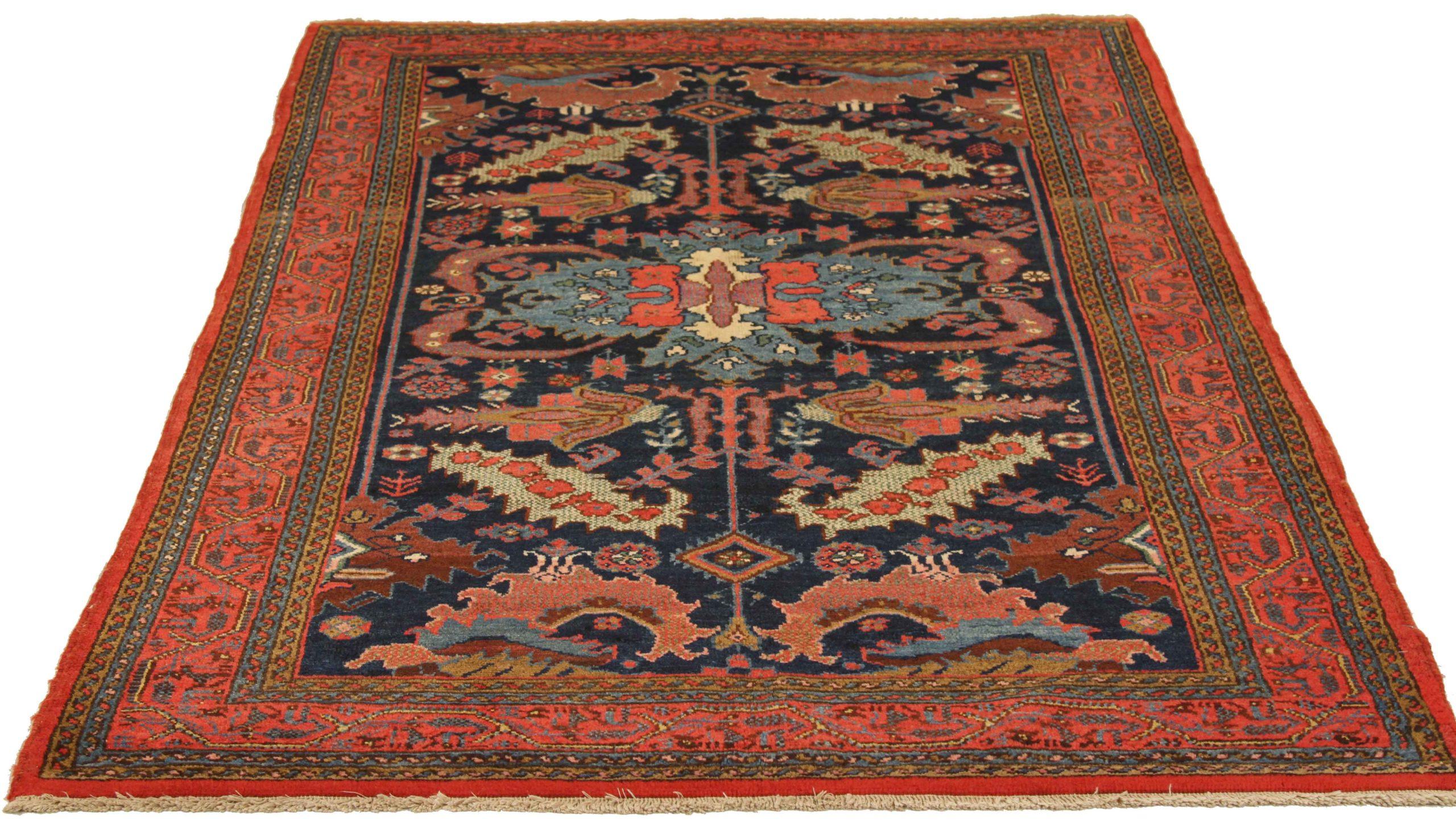 Entdecken Sie die Eleganz des persischen Hamadan mit dem kleinen Teppich von CIRCA 1880. Dieses exklusive Design aus Wolle und Marineblau-Rot ist perfekt, um Ihren Raum zu verschönern.