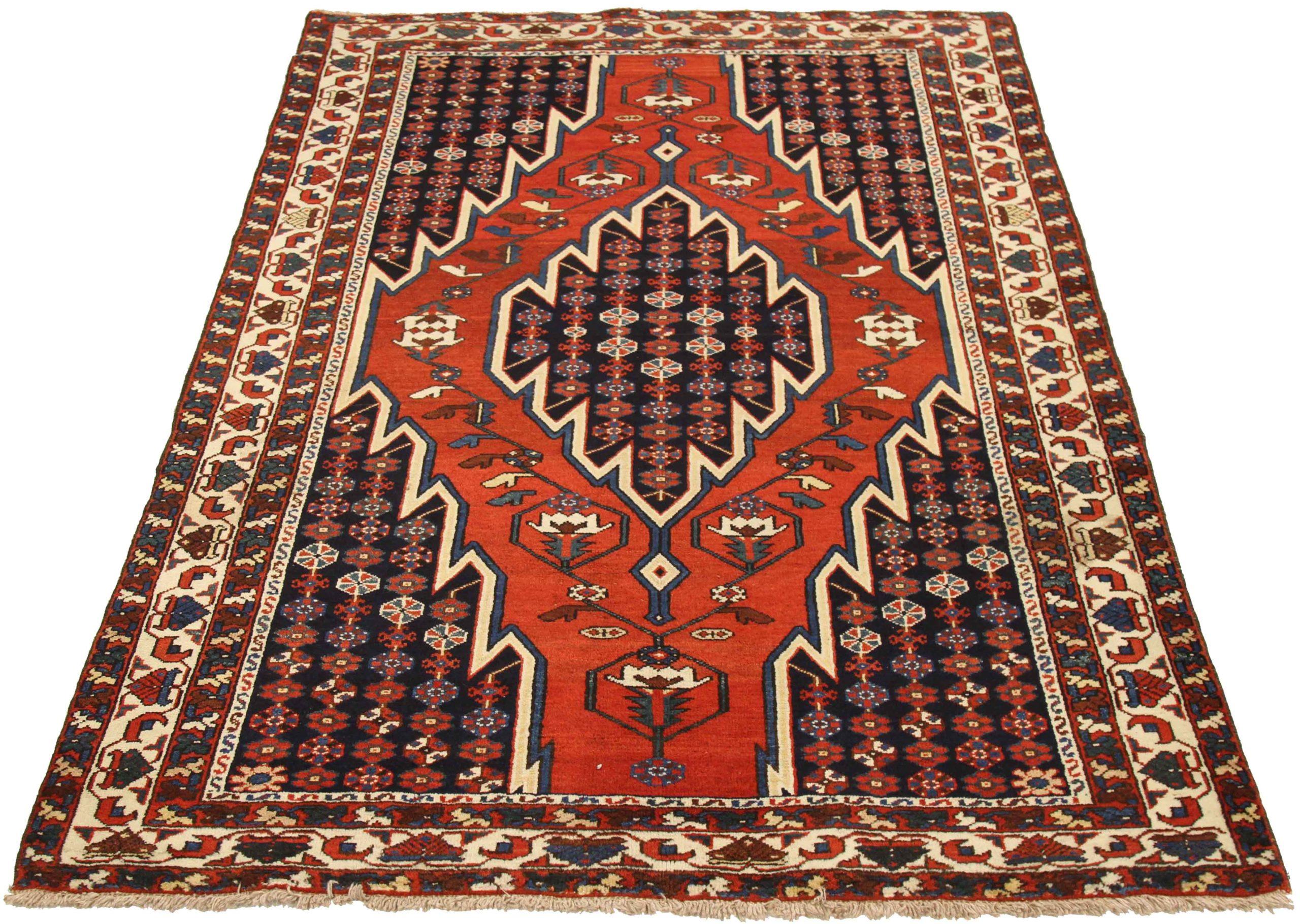 Entdecken Sie die Eleganz des persischen Hamadan mit dem kleinen Teppich von CIRCA 1910. Dieses exklusive Design aus Wolle und ElfenbeinMarineblauRot ist perfekt, um Ihren Raum zu verschönern.