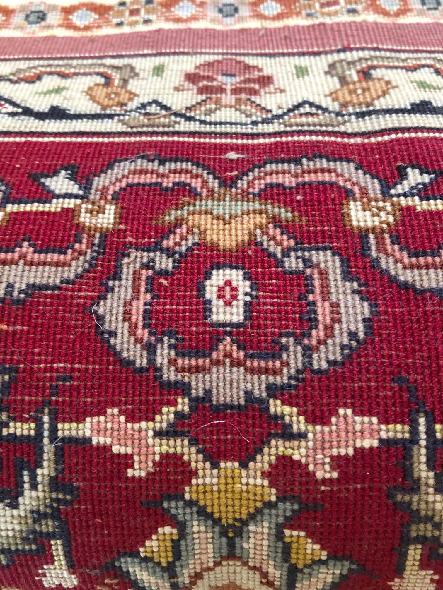 Tapis persan noué à la main à médaillon floral et motifs d'animaux Tabriz 60 Raj en vente 11